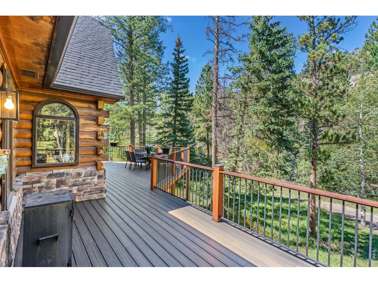 459 Streamside Dr