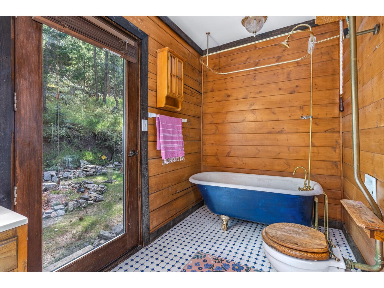 459 Streamside Dr