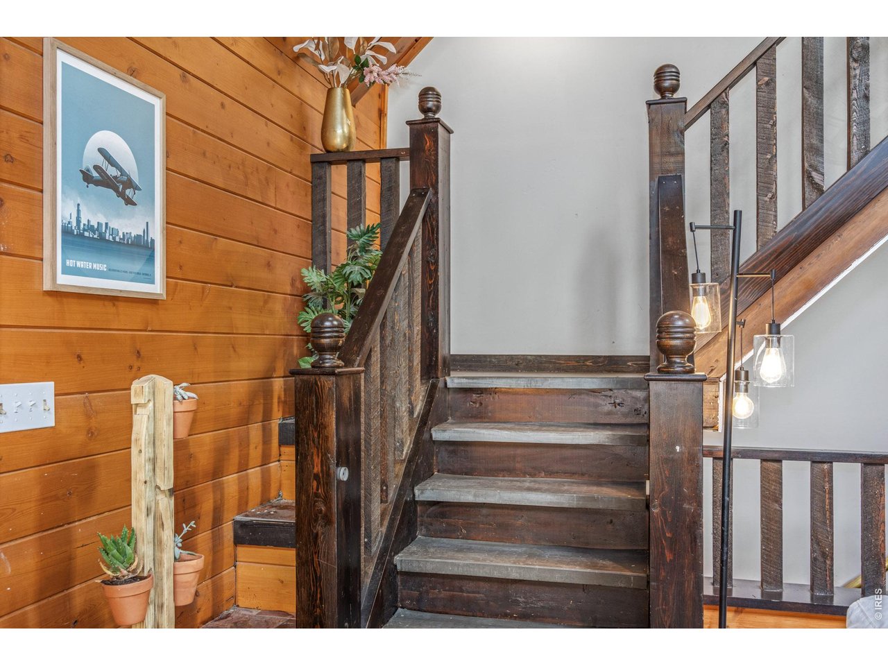 459 Streamside Dr