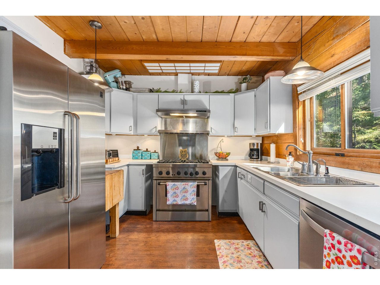 459 Streamside Dr