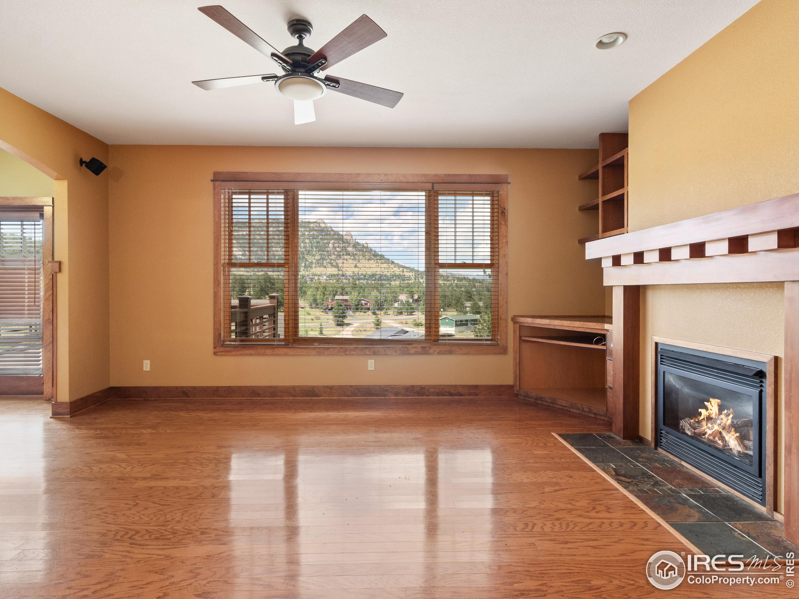 511 Whispering Pines Dr