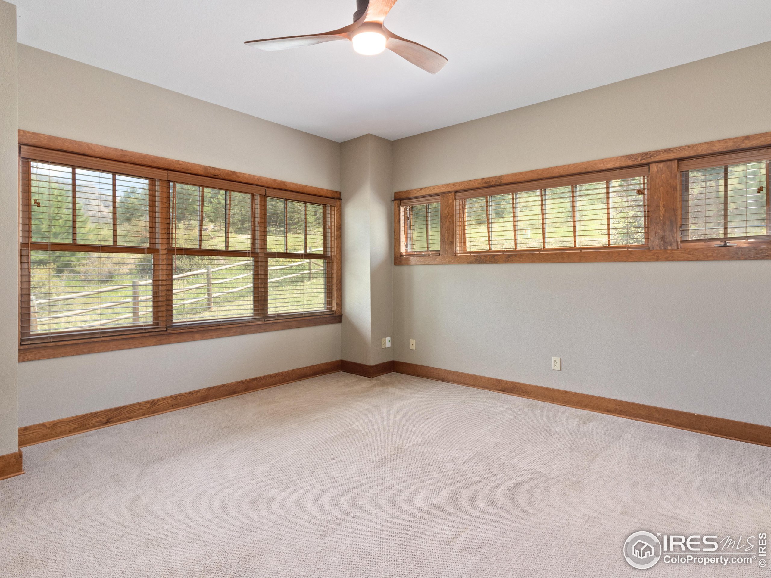 511 Whispering Pines Dr