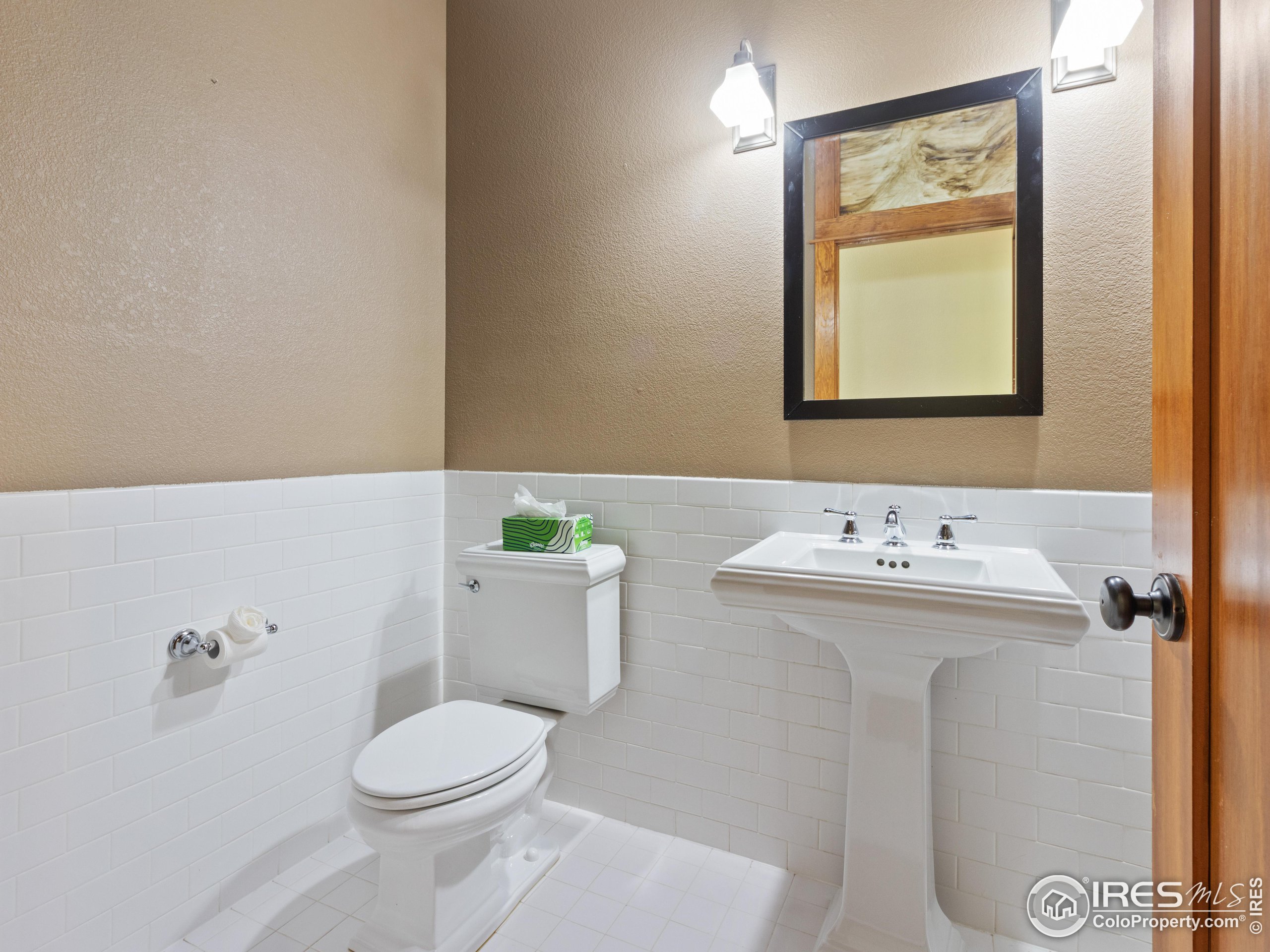 511 Whispering Pines Dr