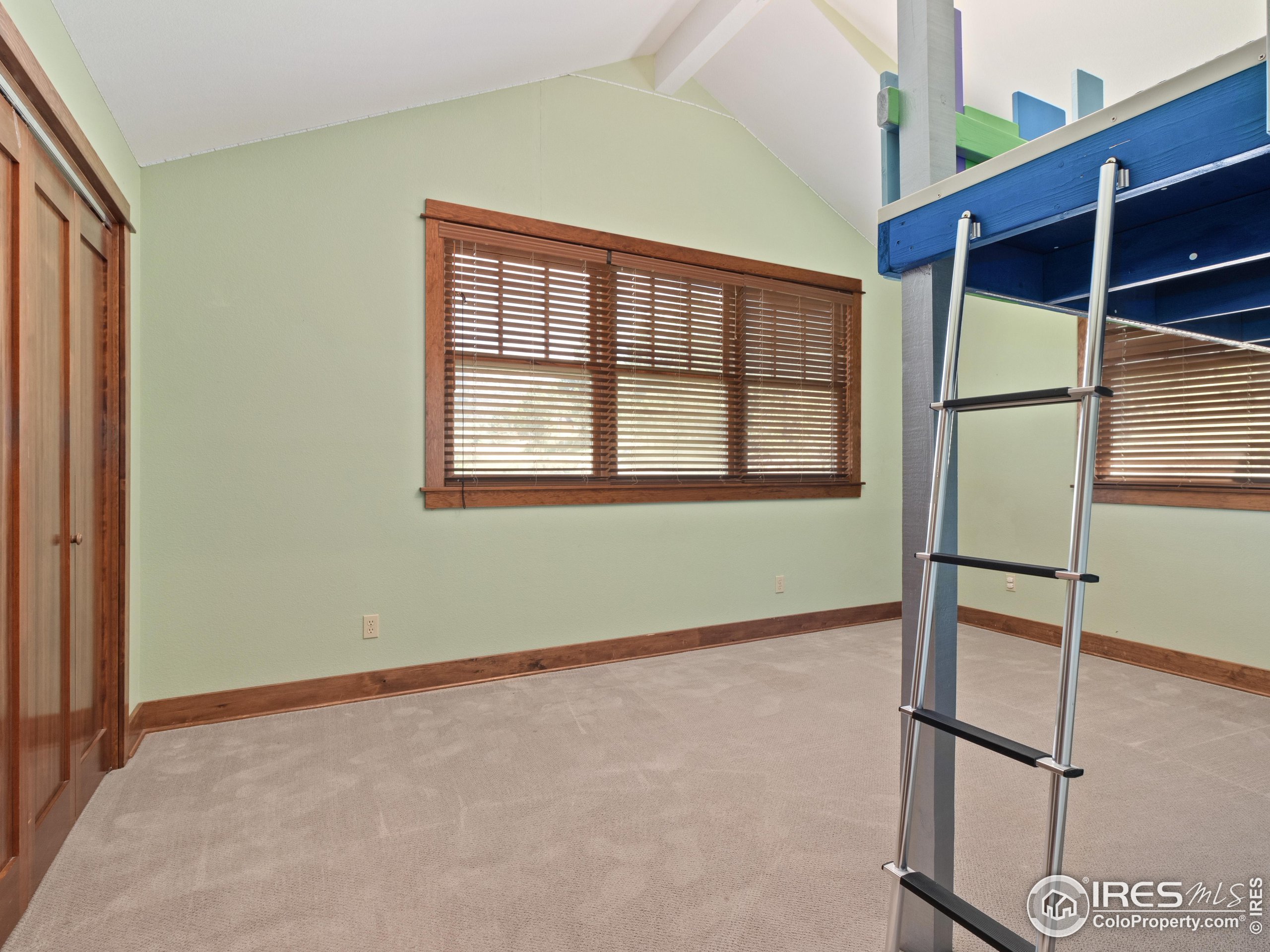 511 Whispering Pines Dr