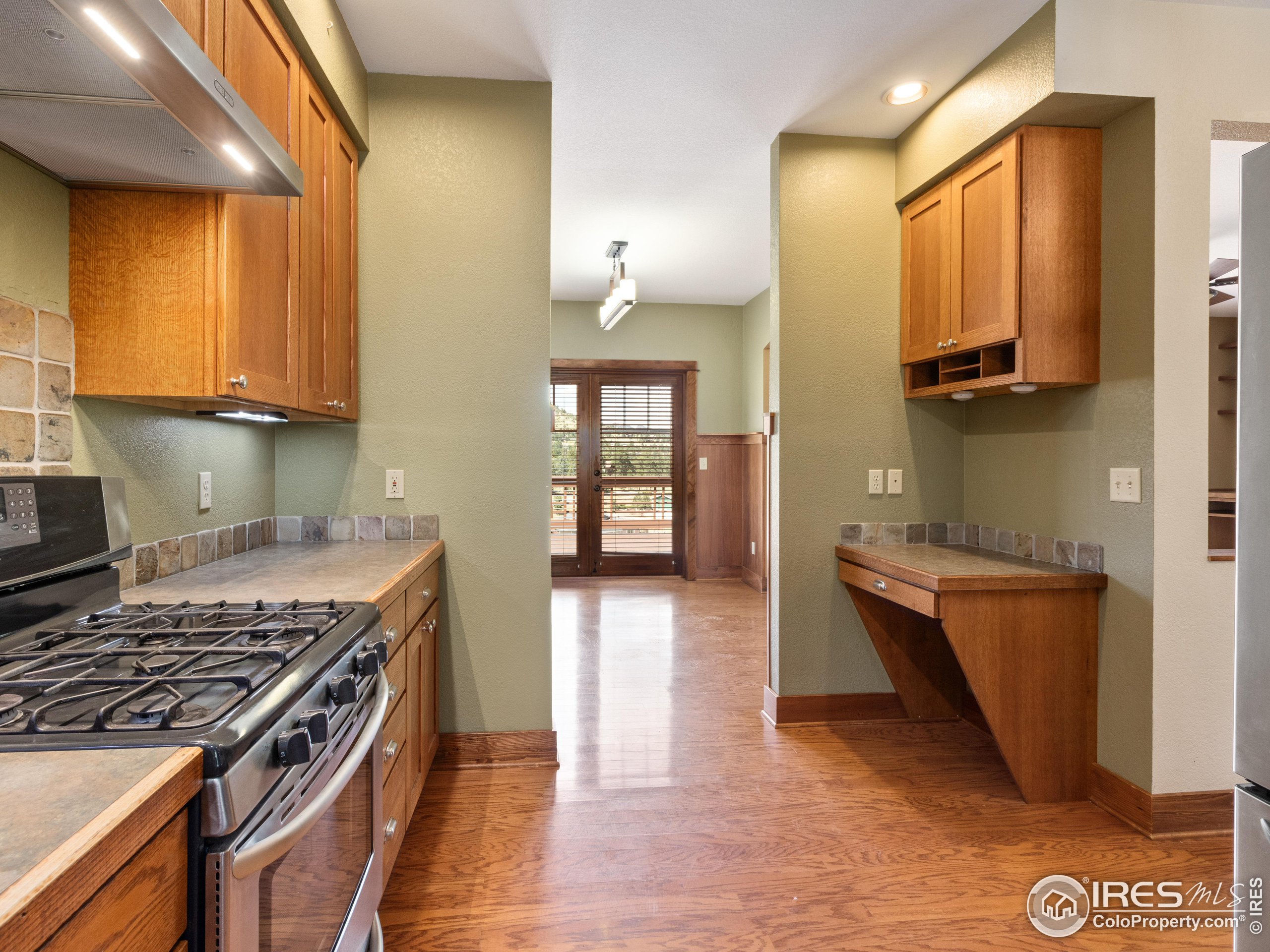 511 Whispering Pines Dr