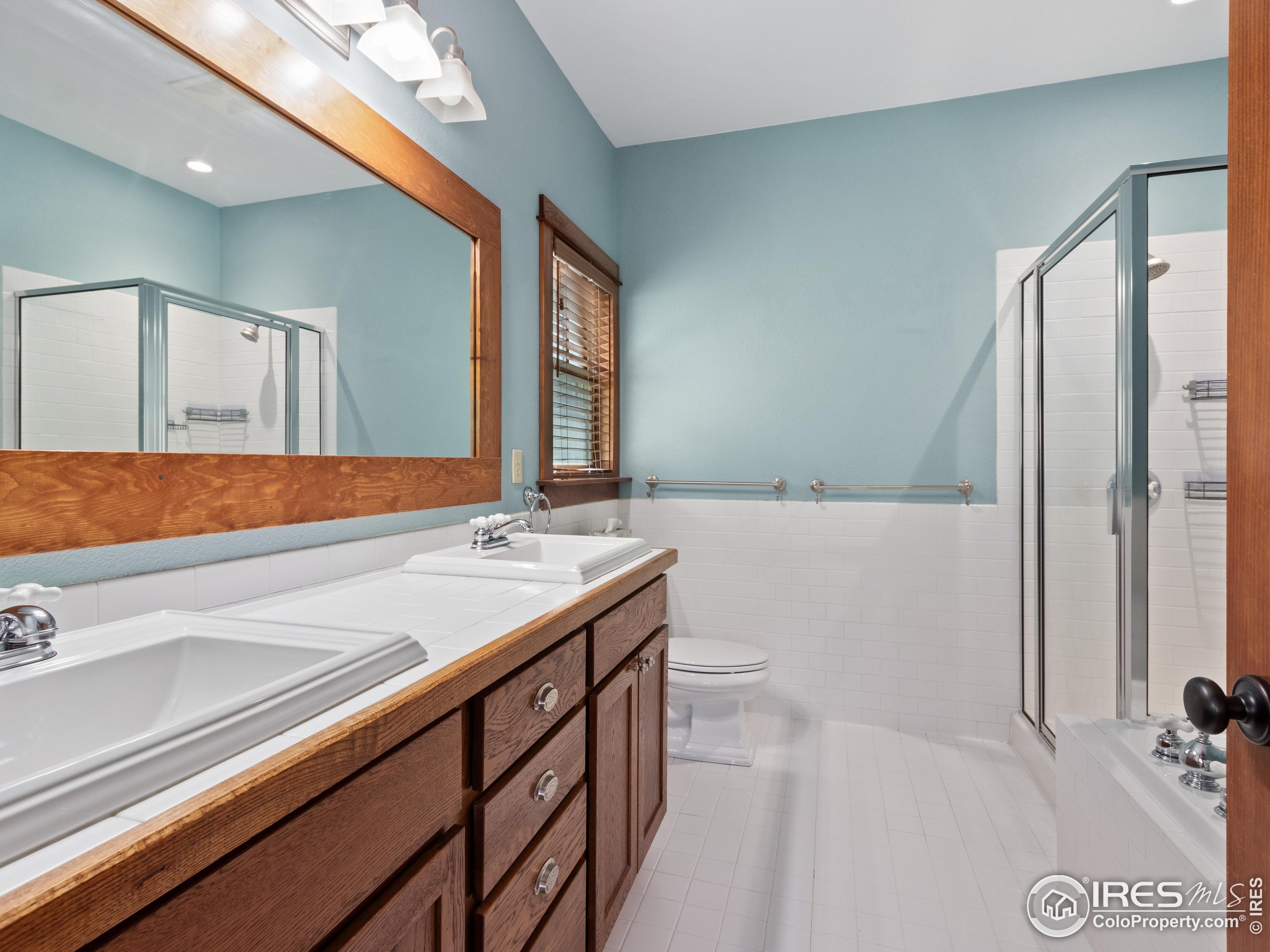 511 Whispering Pines Dr