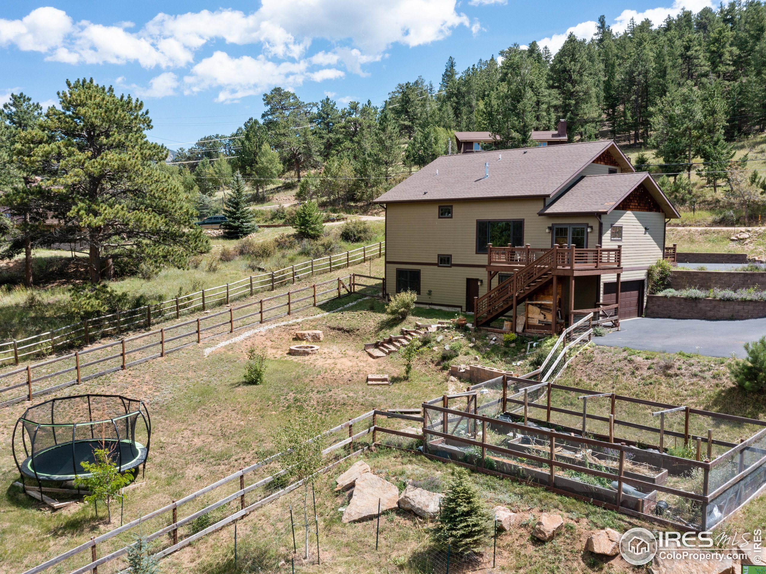 511 Whispering Pines Dr