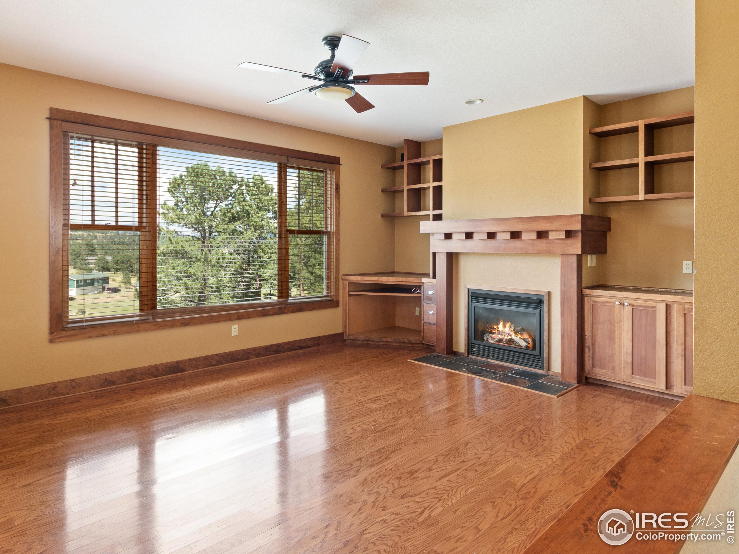 511 Whispering Pines Dr