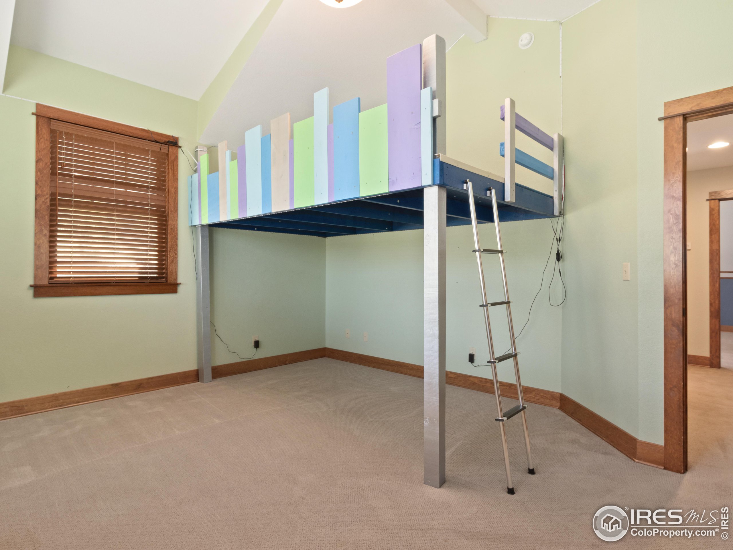 511 Whispering Pines Dr