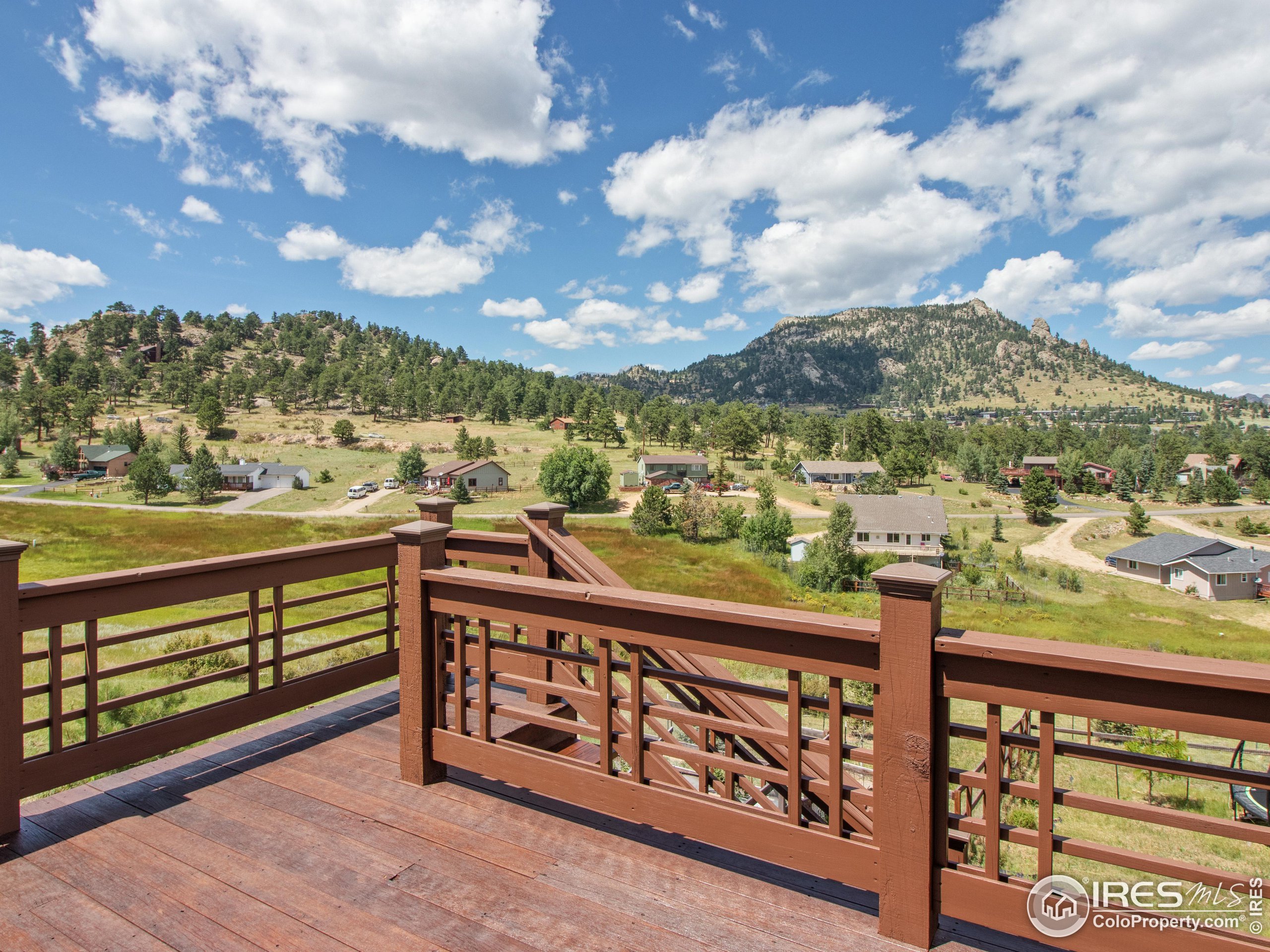 511 Whispering Pines Dr