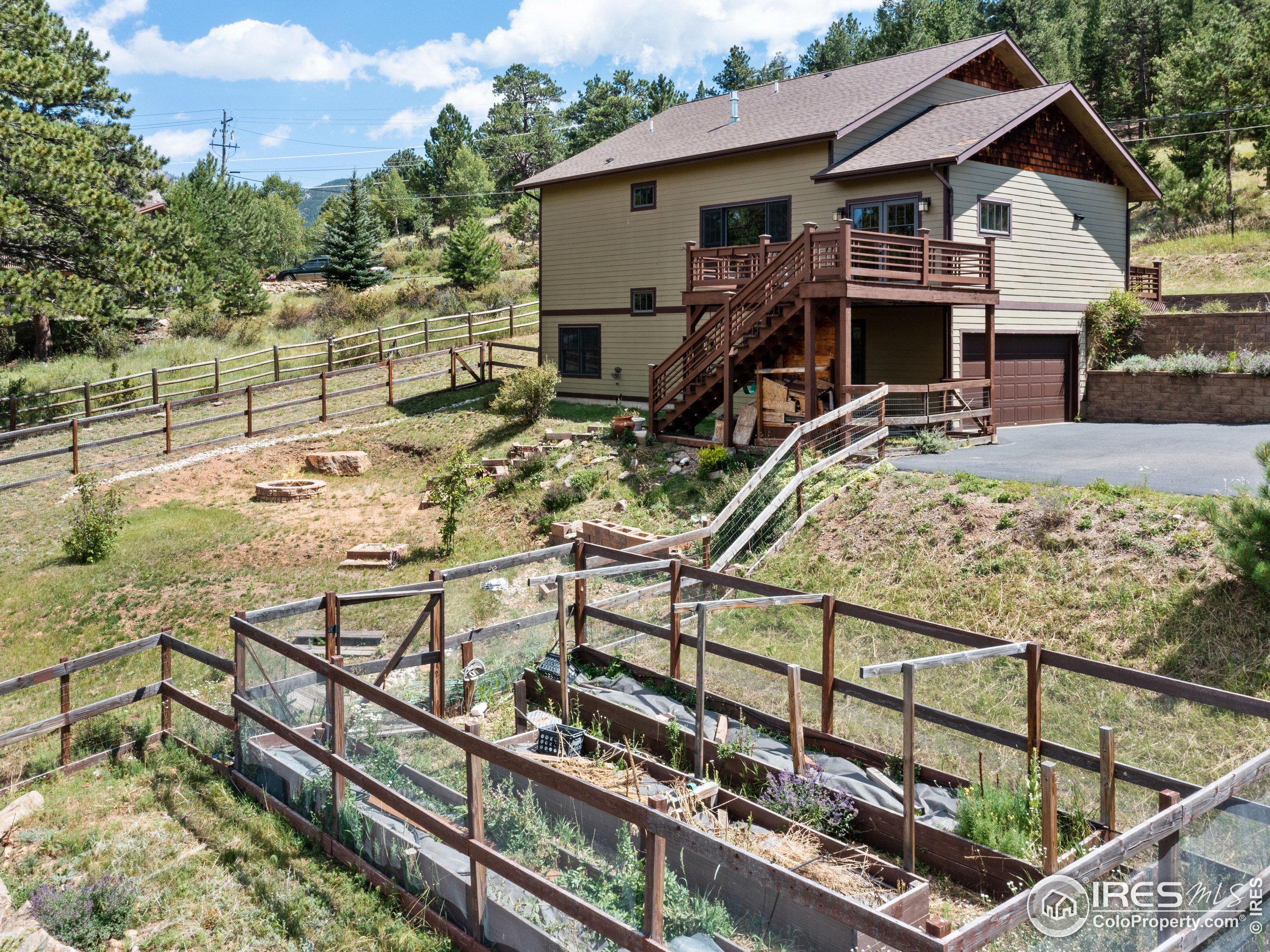 511 Whispering Pines Dr