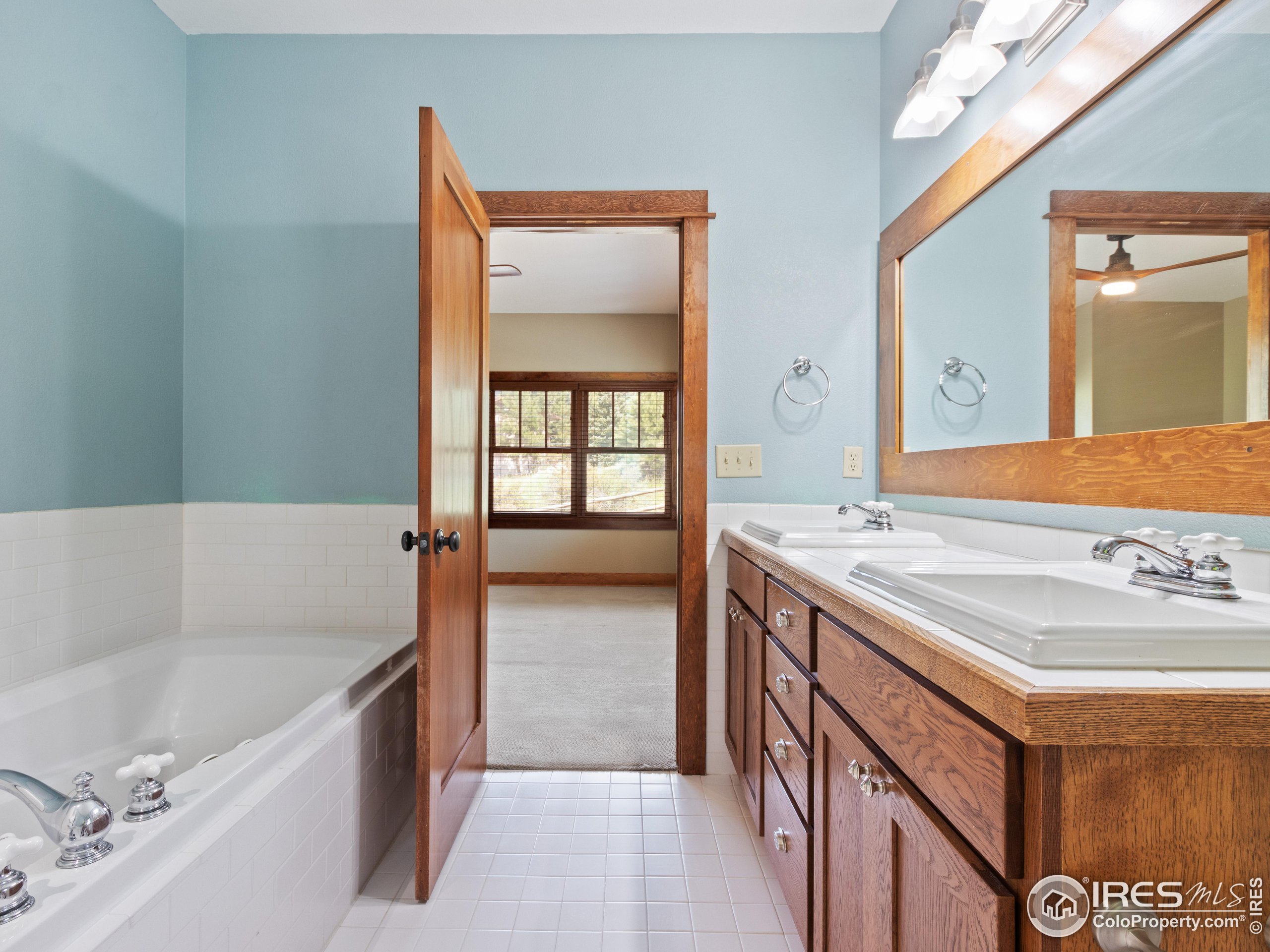 511 Whispering Pines Dr