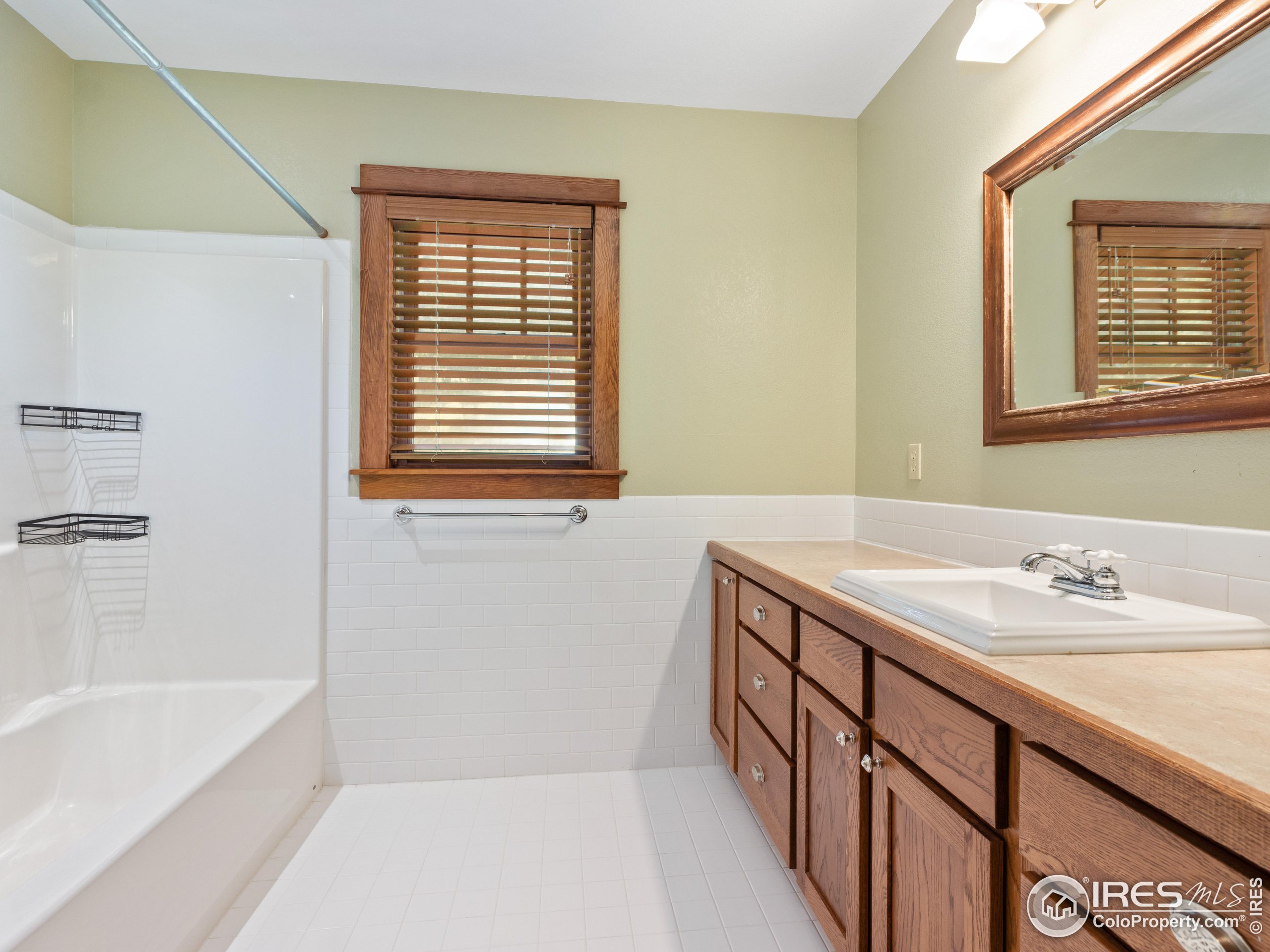 511 Whispering Pines Dr