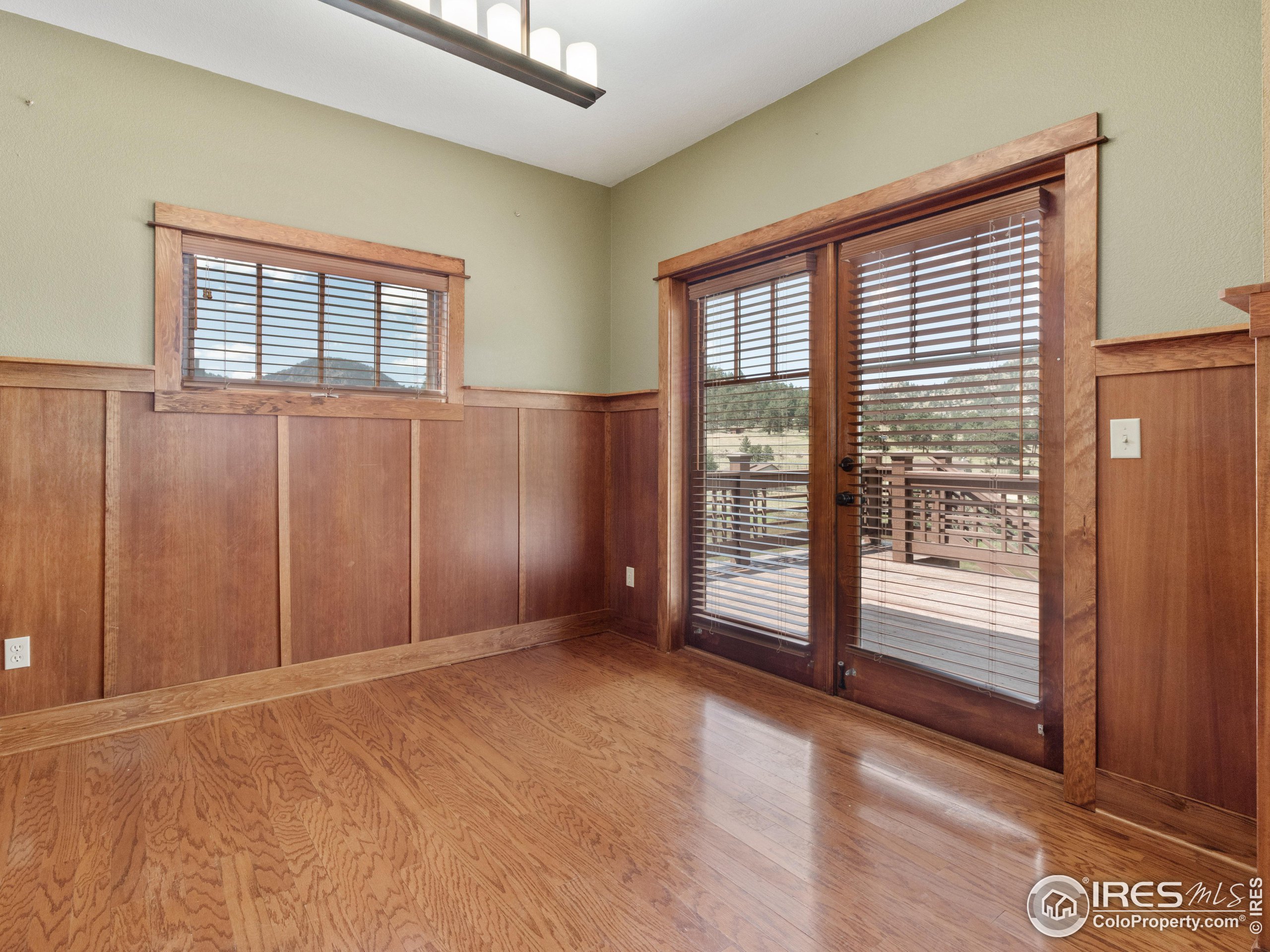 511 Whispering Pines Dr