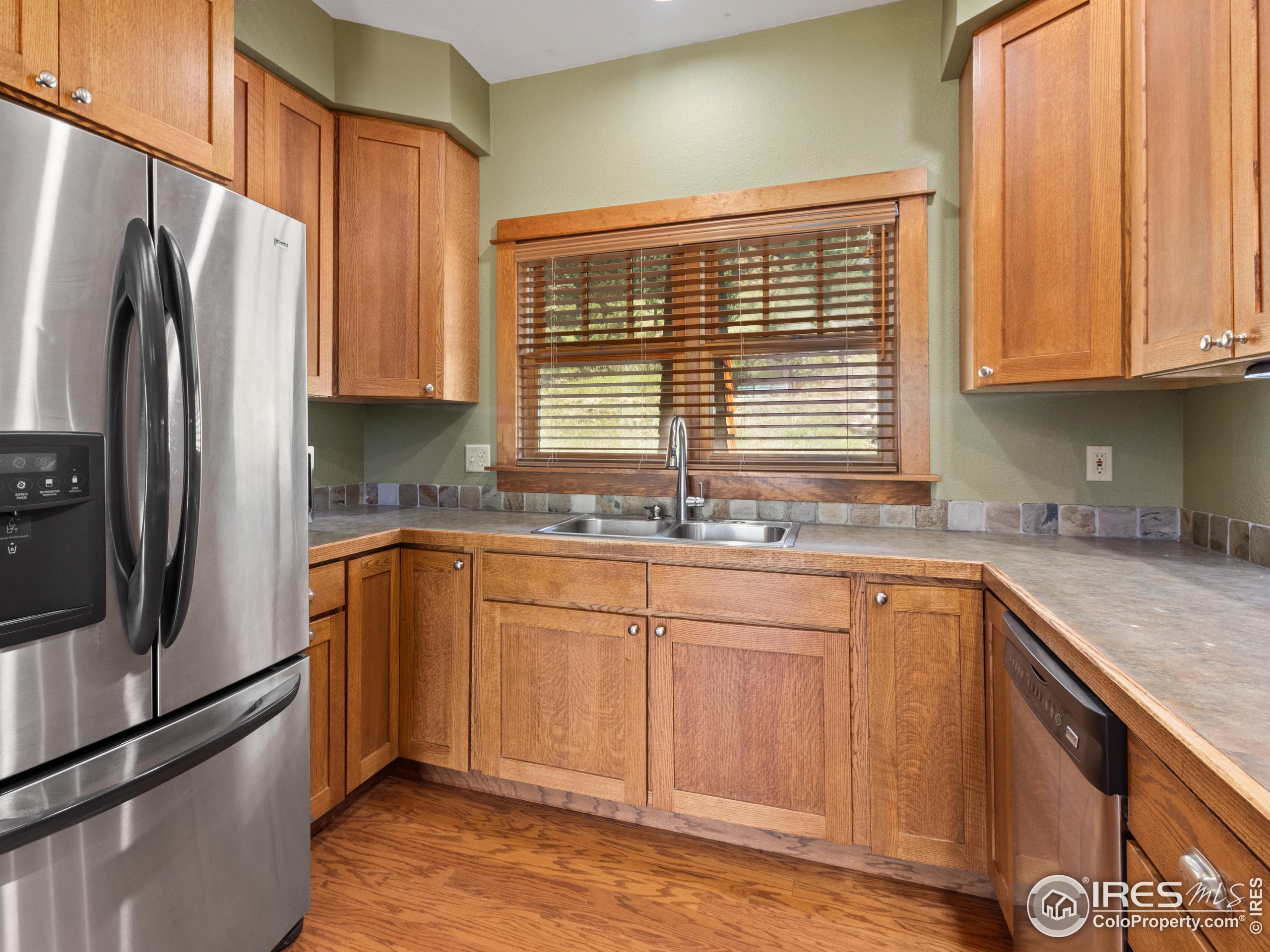 511 Whispering Pines Dr