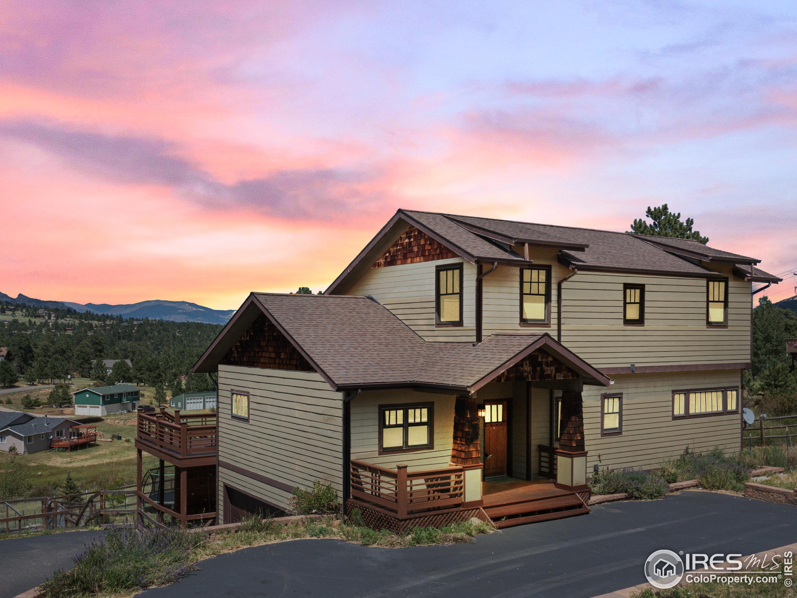 511 Whispering Pines Dr