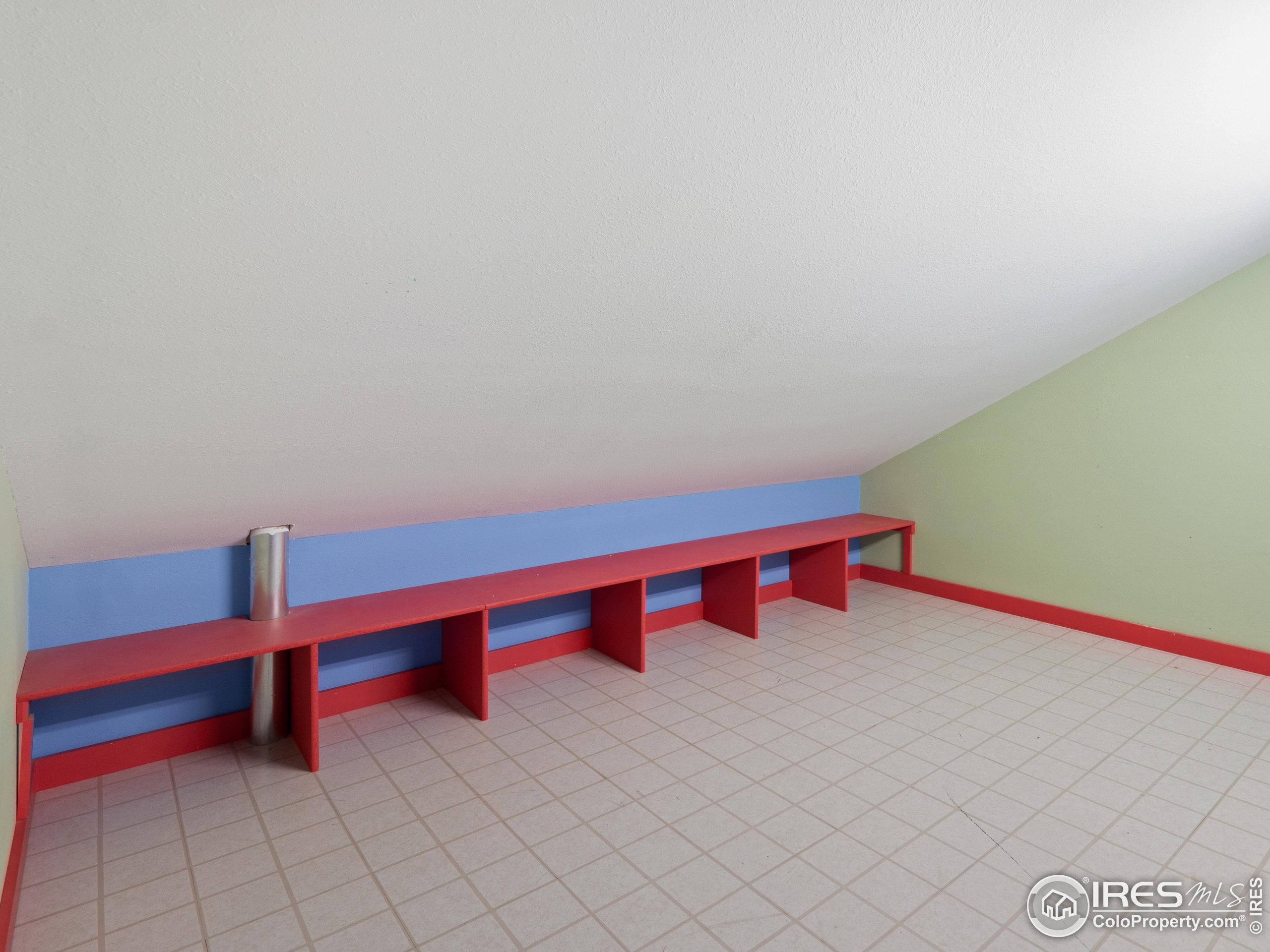 511 Whispering Pines Dr