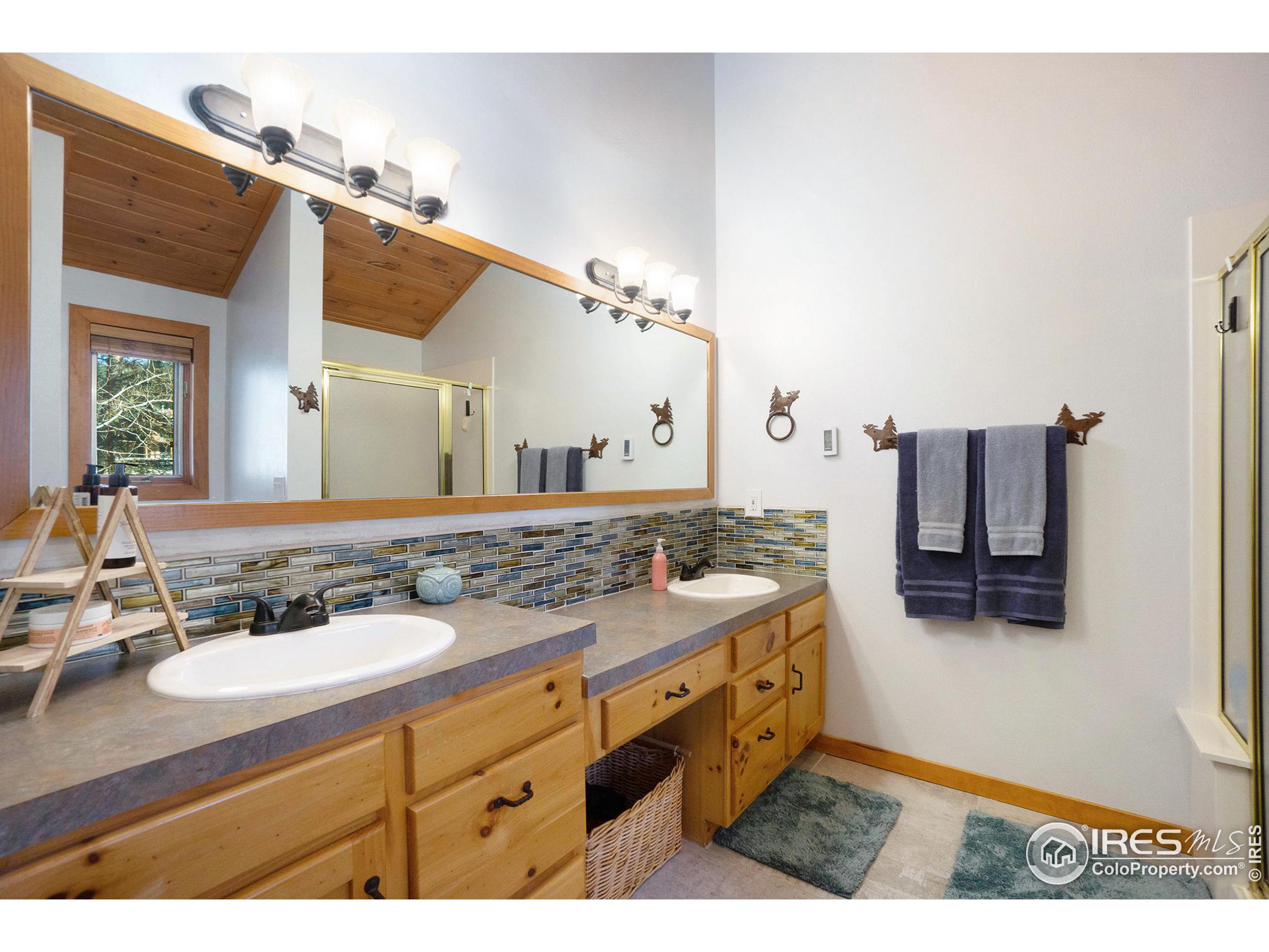 1557 Dunraven Glade Rd