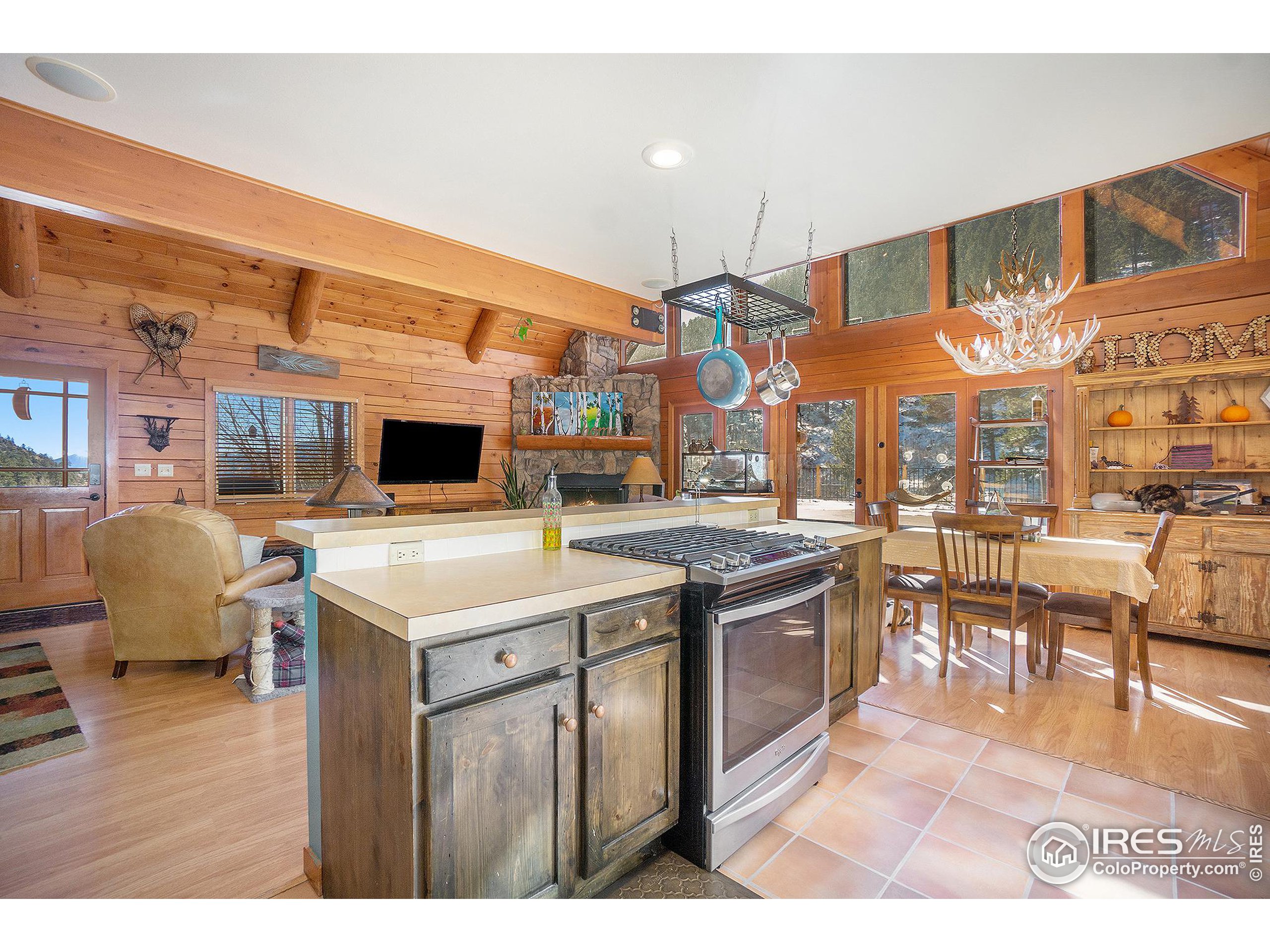 1557 Dunraven Glade Rd