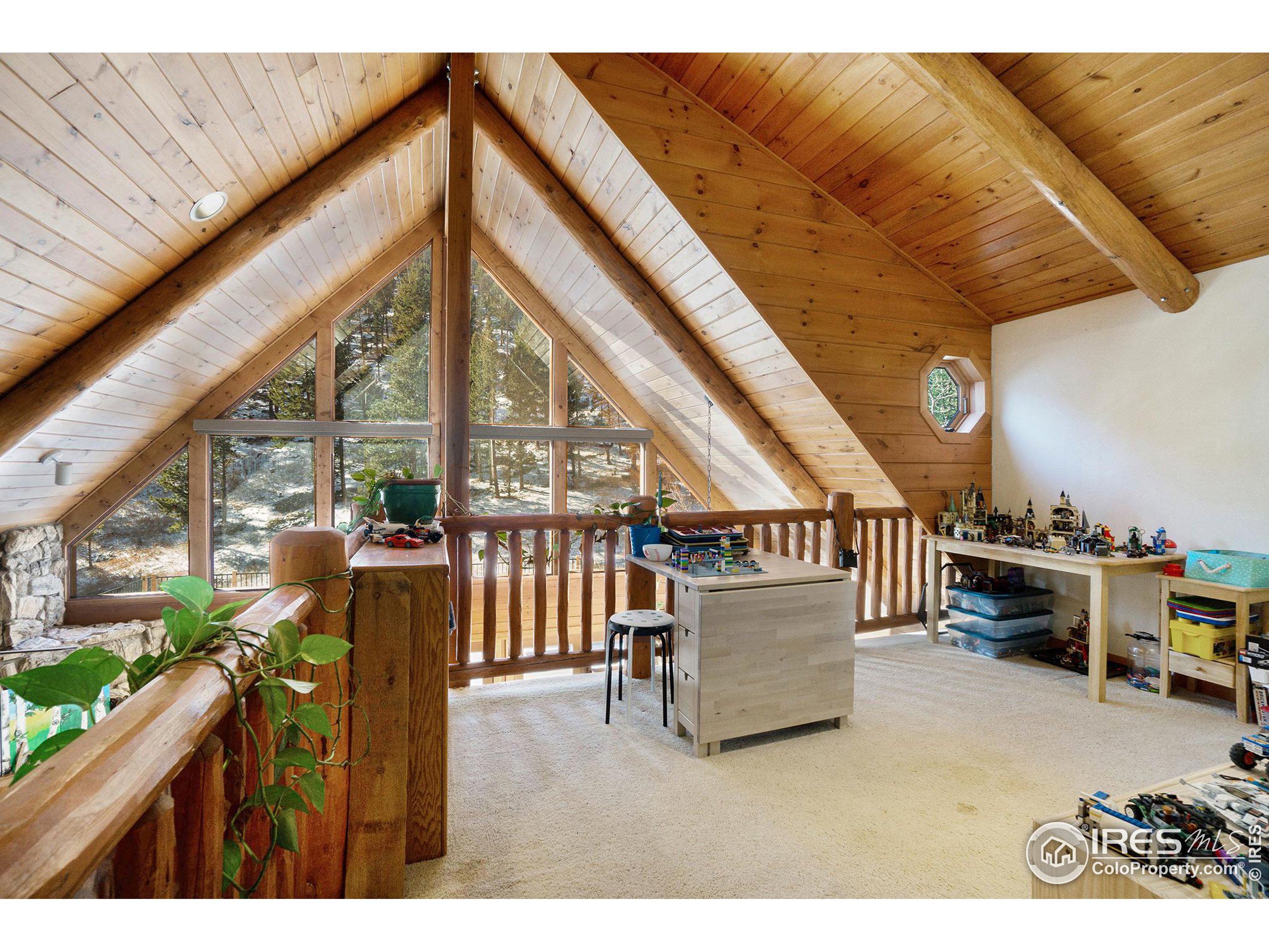 1557 Dunraven Glade Rd