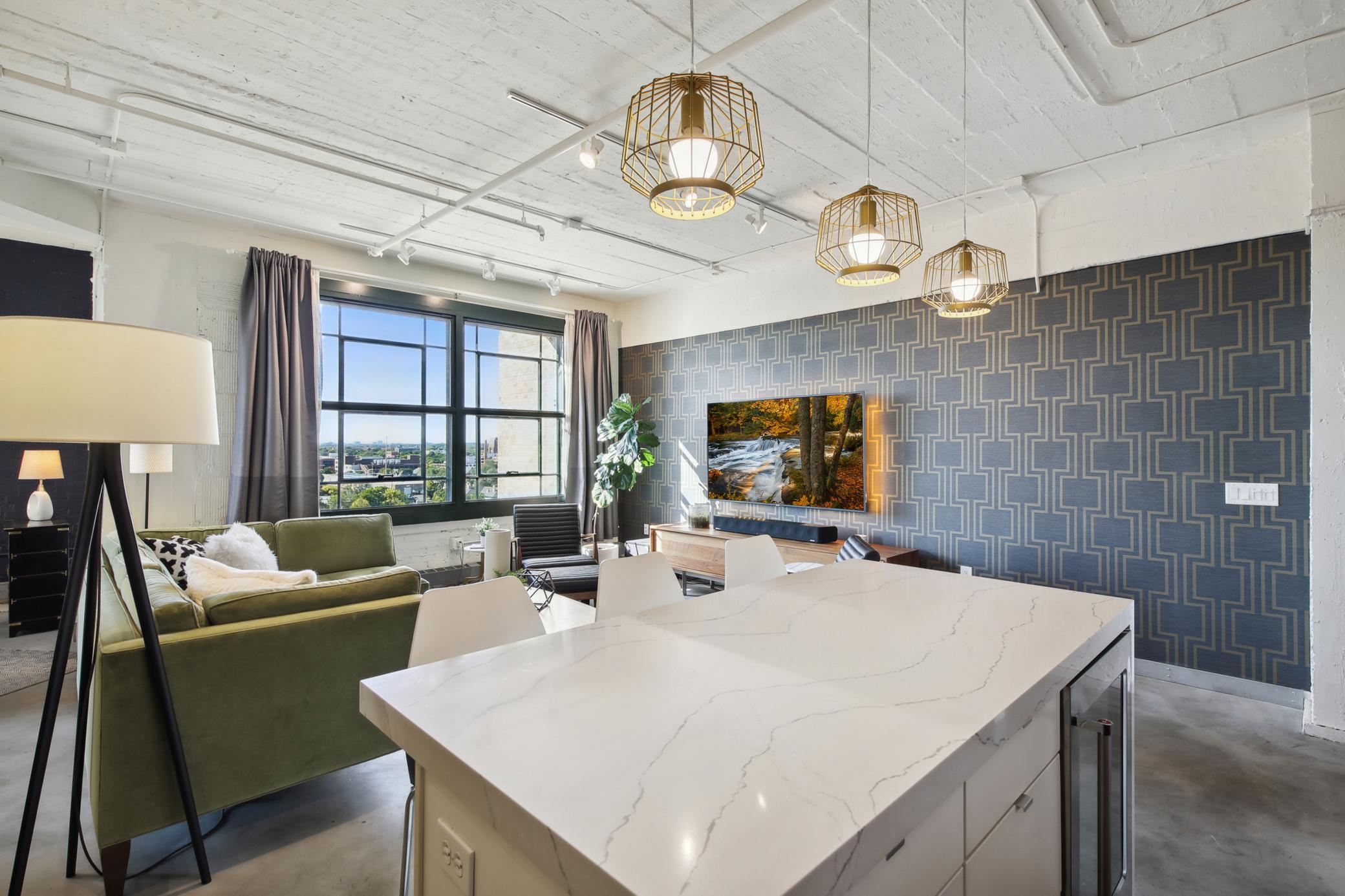 2929 Chicago Avenue Unit: 909