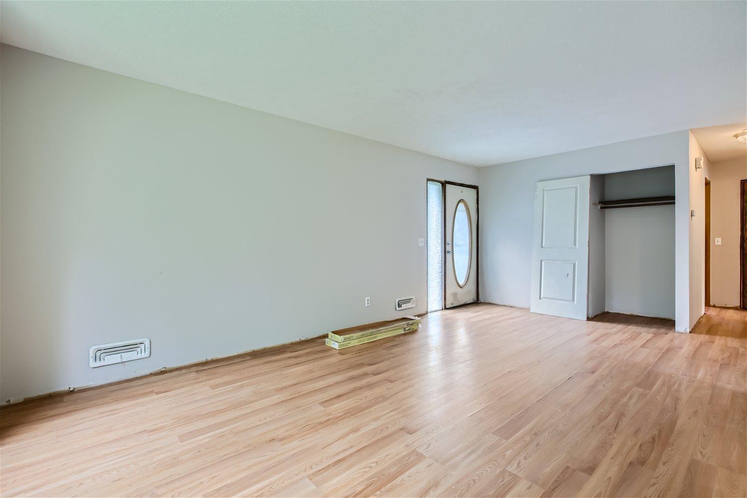 226 Winifred Street E