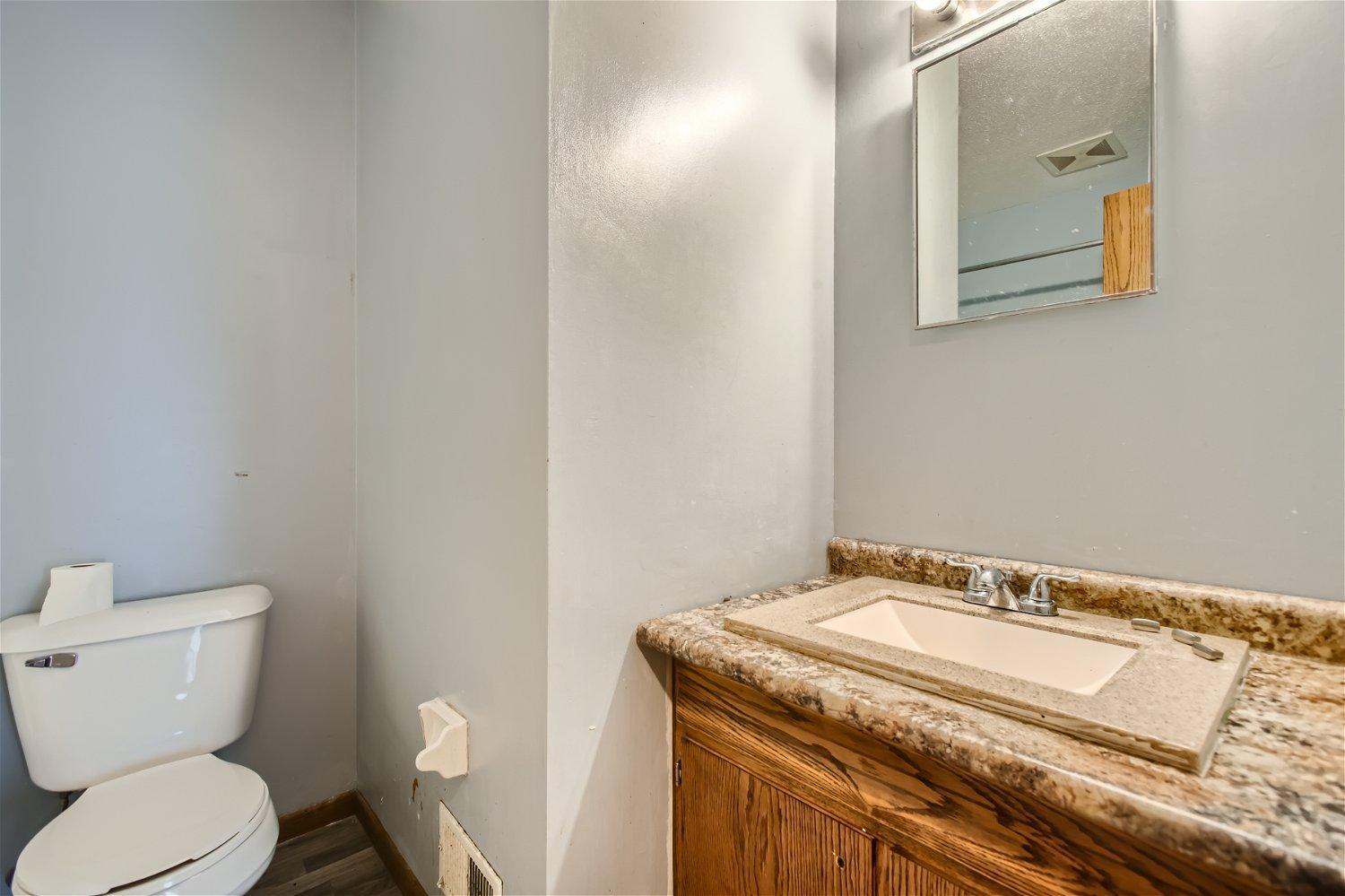 226 Winifred Street E