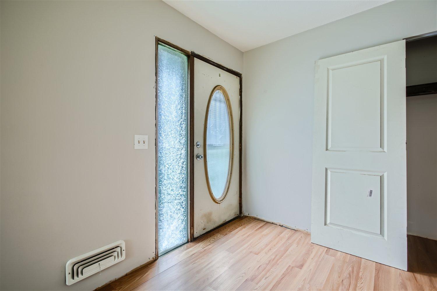 226 Winifred Street E