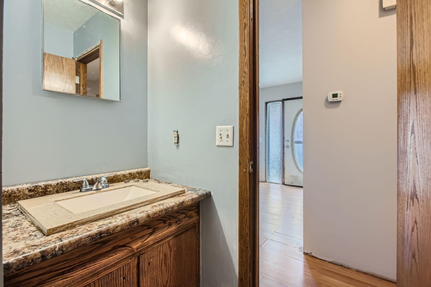 226 Winifred Street E