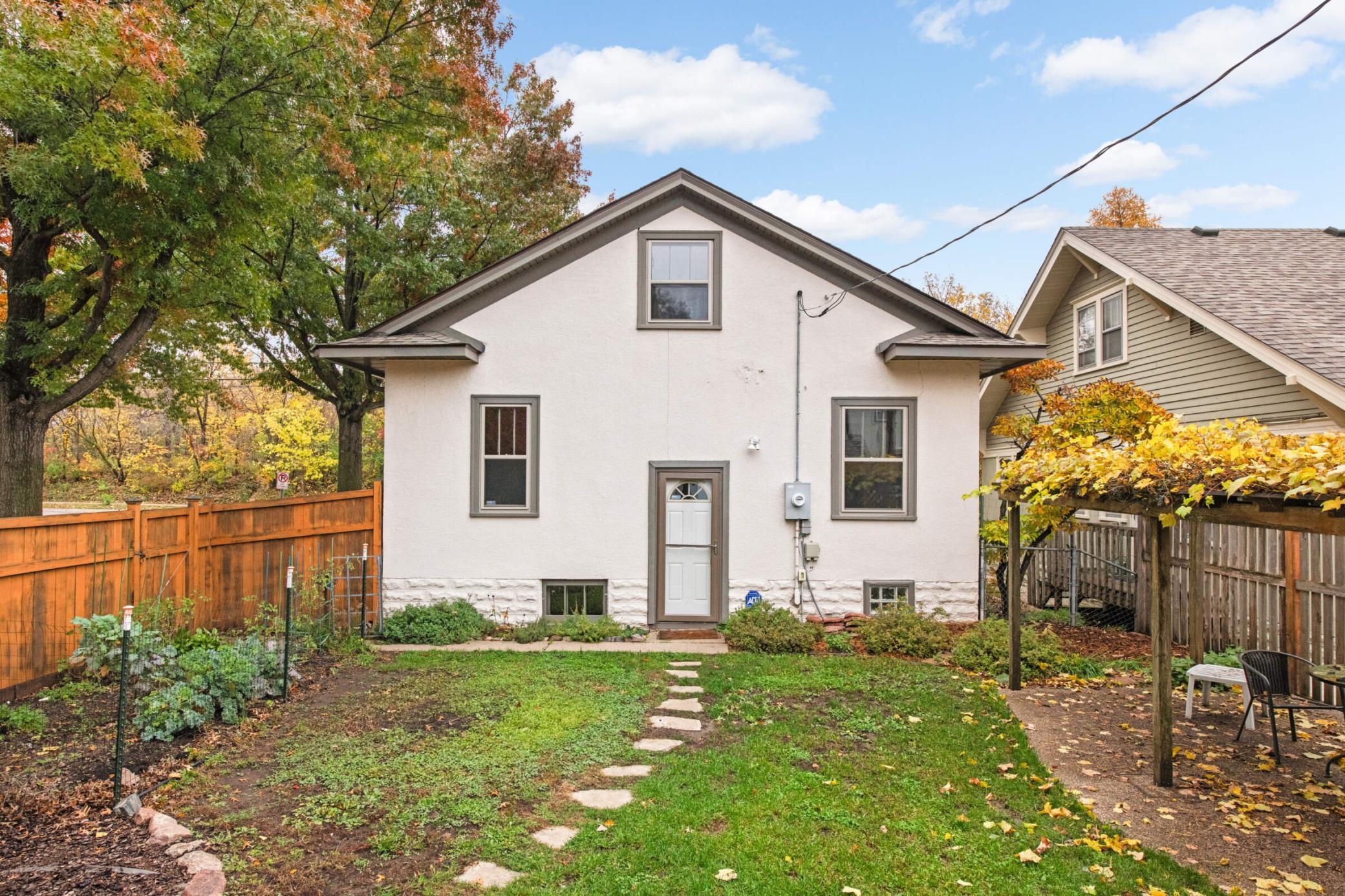 1229 Hamline Avenue N