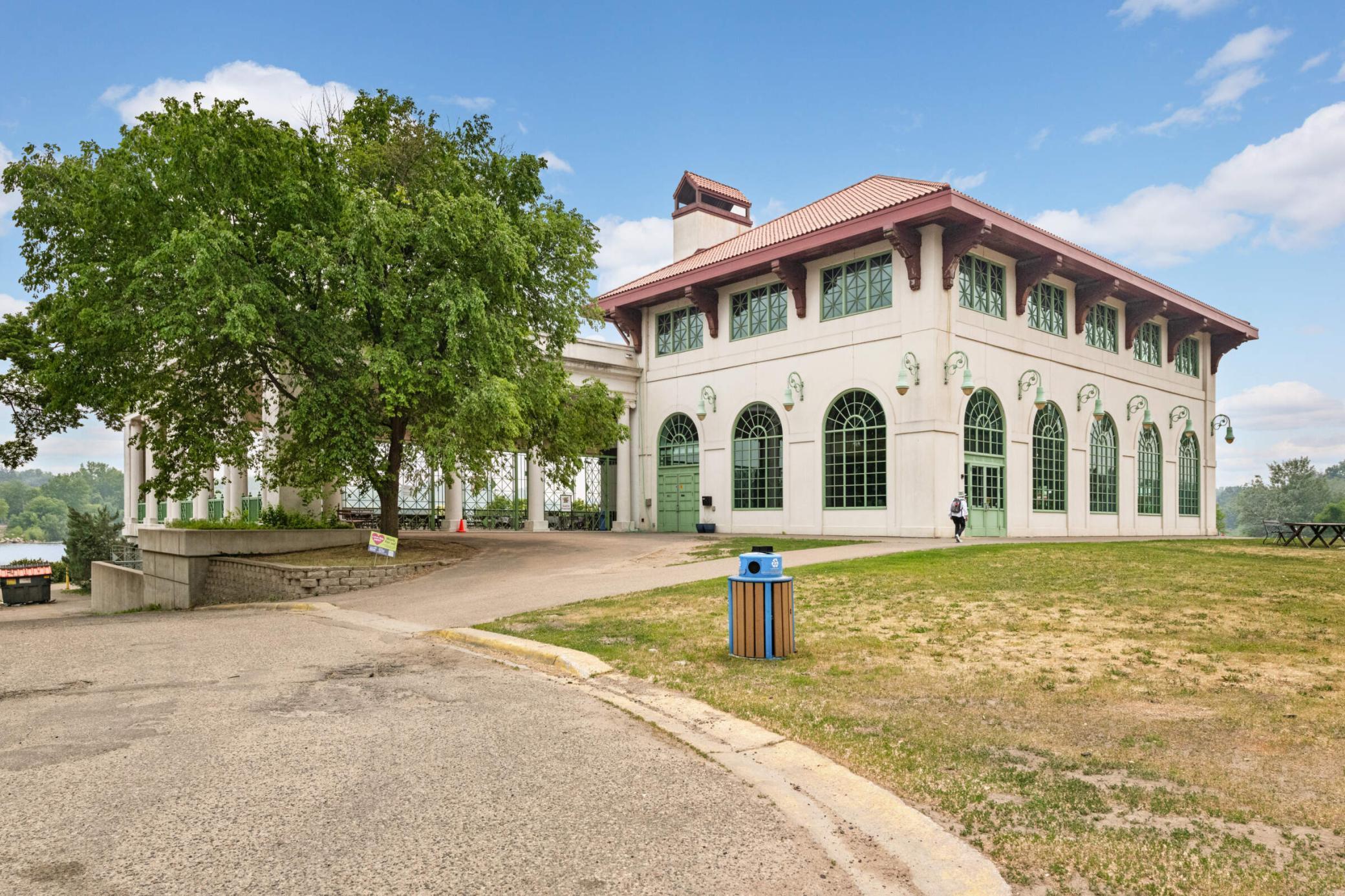 1229 Hamline Avenue N