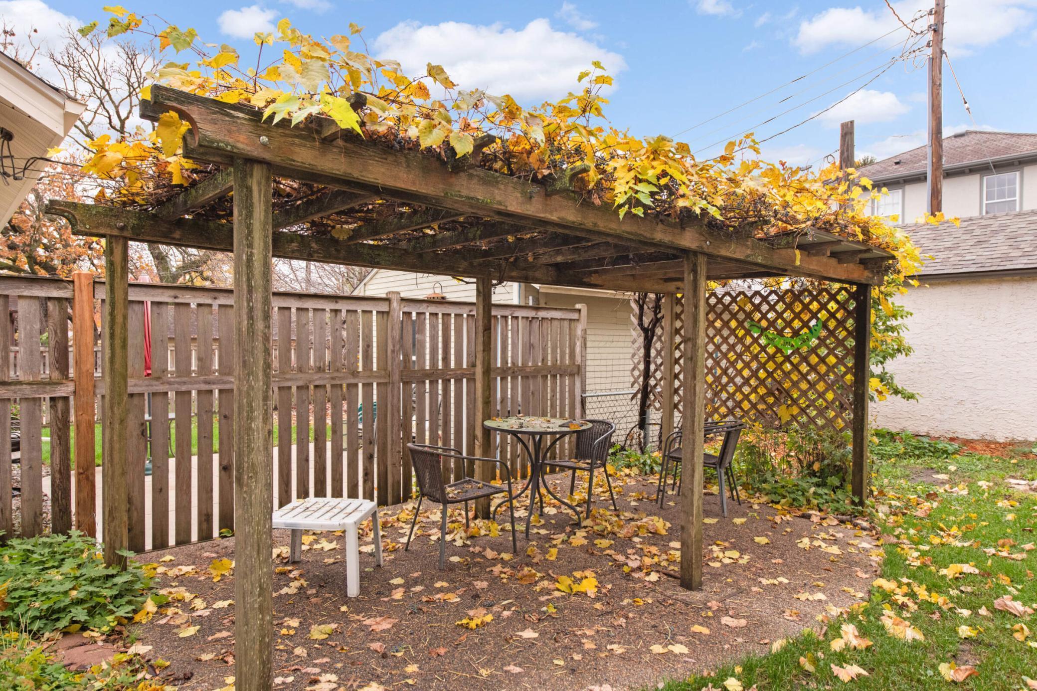 1229 Hamline Avenue N