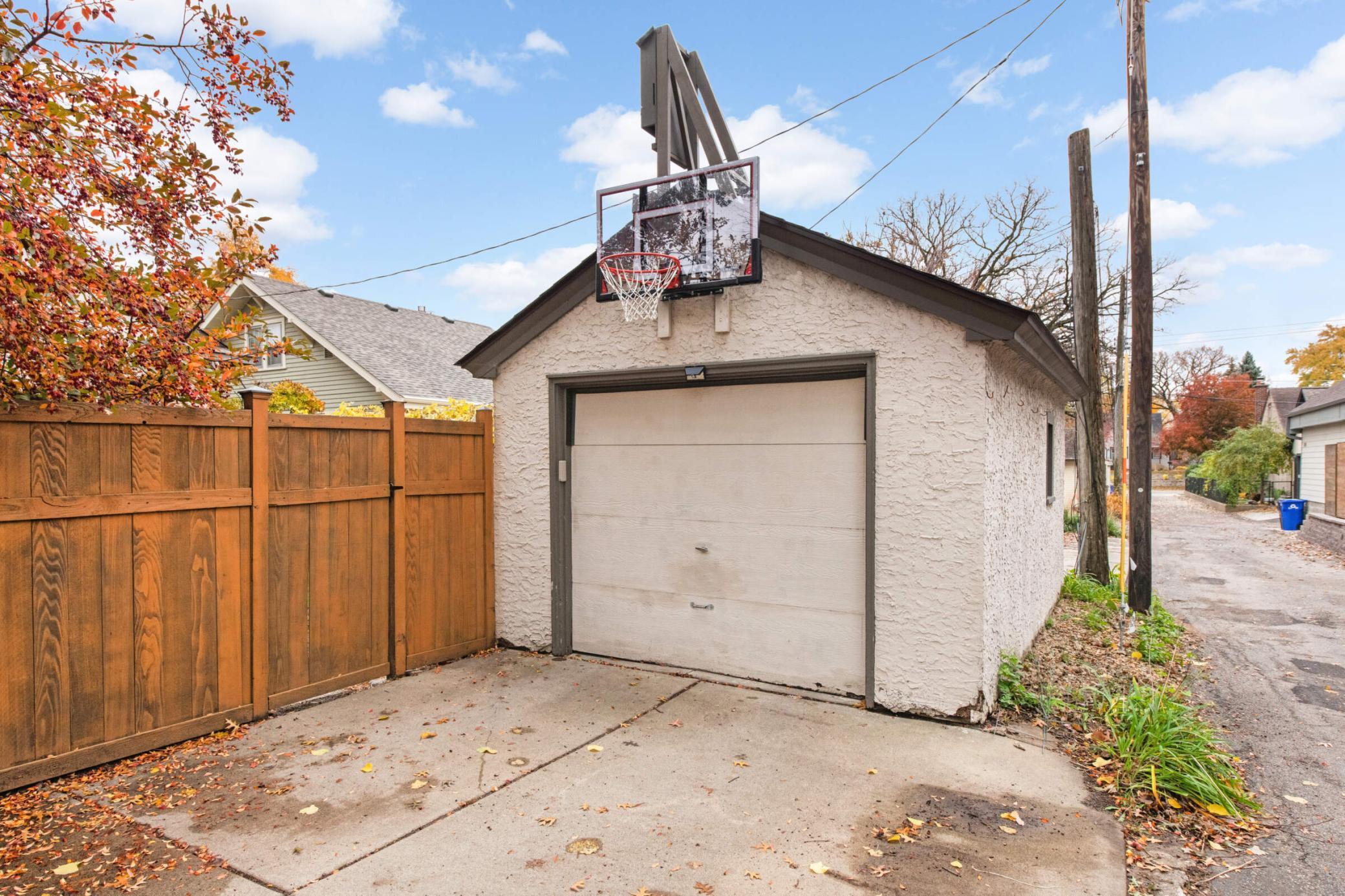 1229 Hamline Avenue N