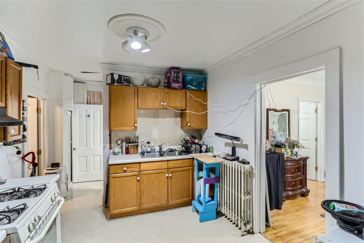 1860 Saint Clair Avenue