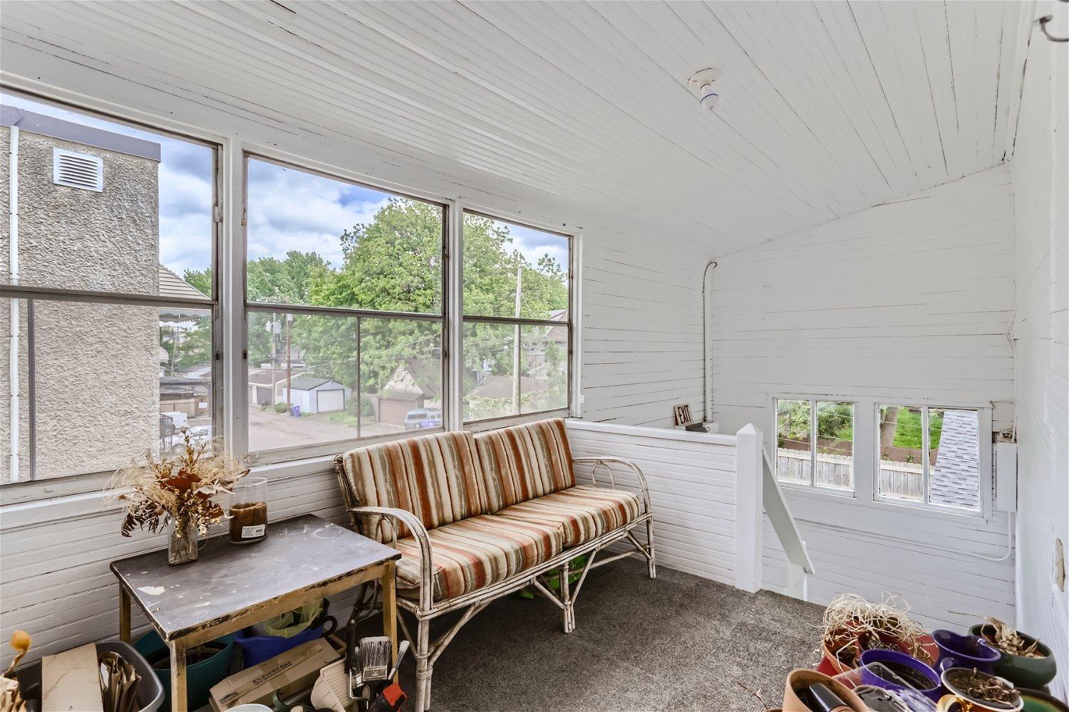 1860 Saint Clair Avenue