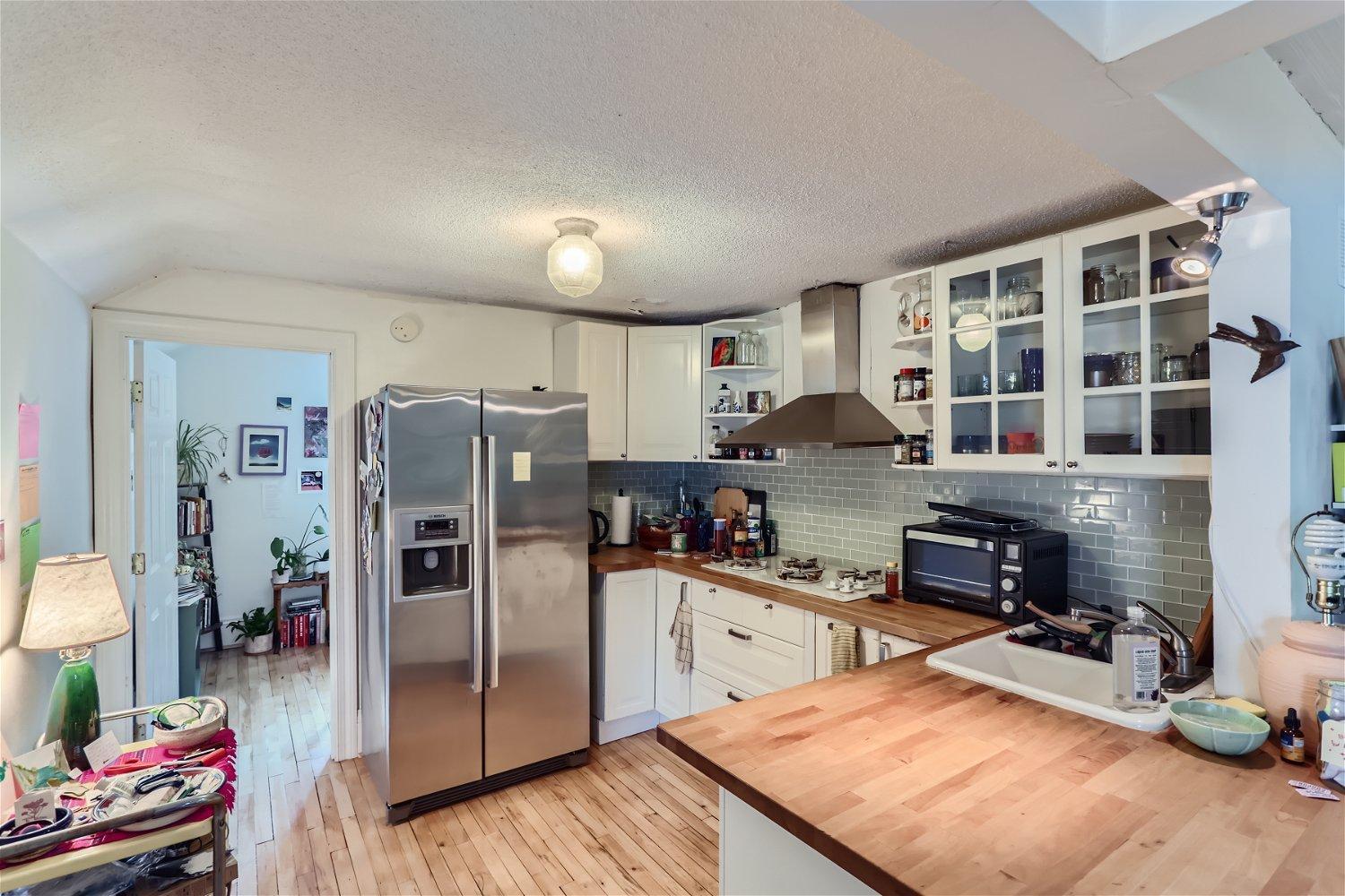 1860 Saint Clair Avenue