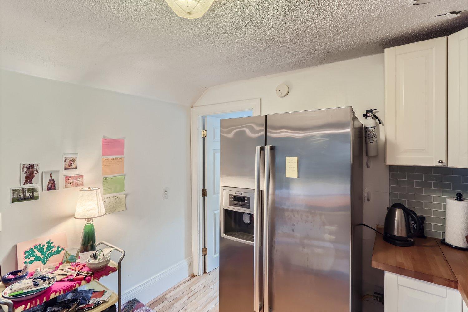 1860 Saint Clair Avenue