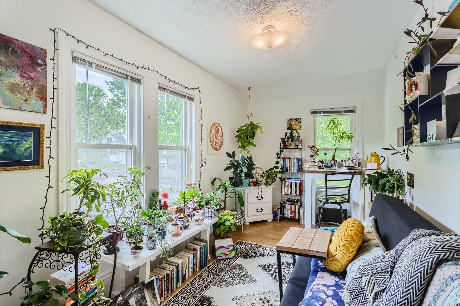 1860 Saint Clair Avenue