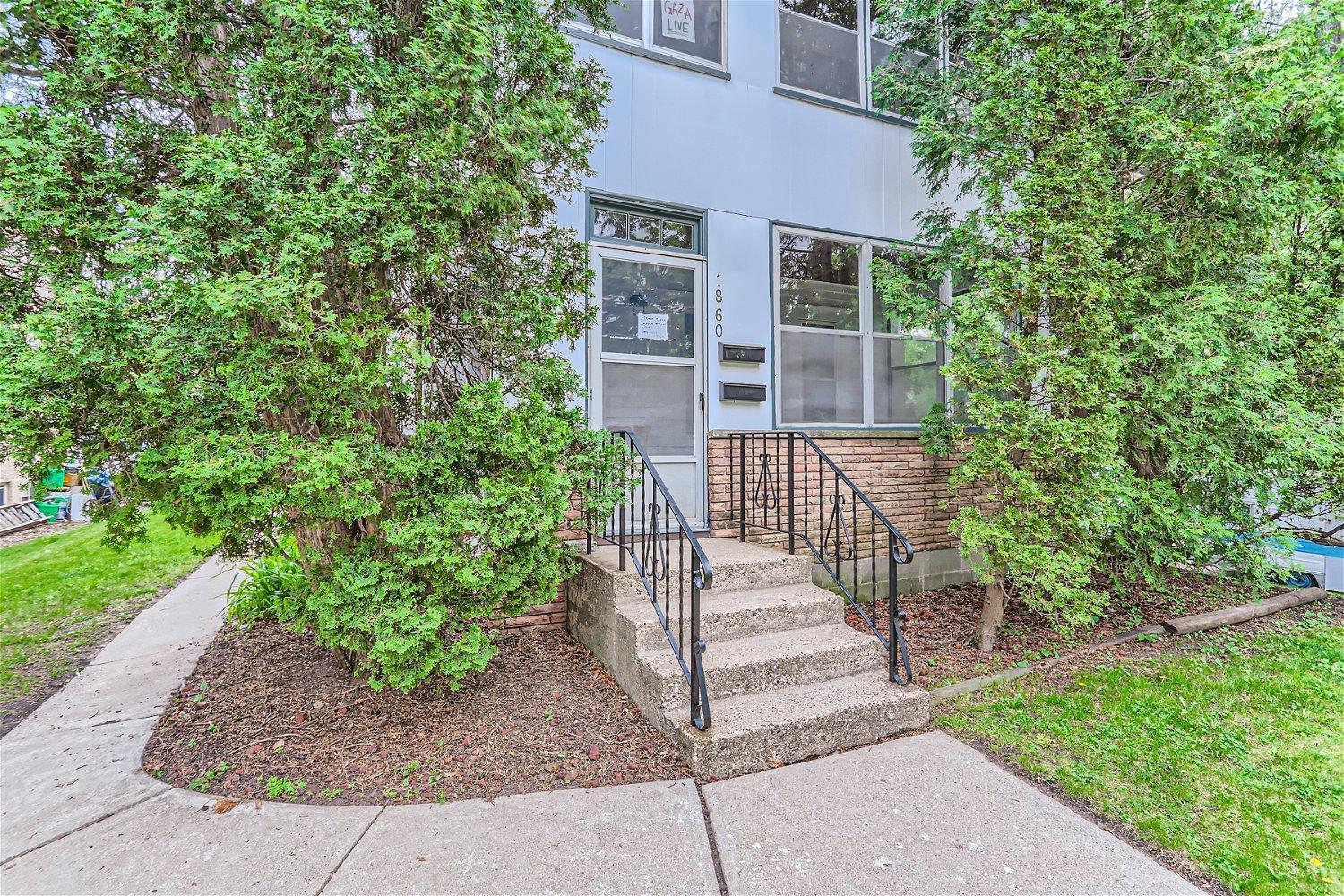 1860 Saint Clair Avenue