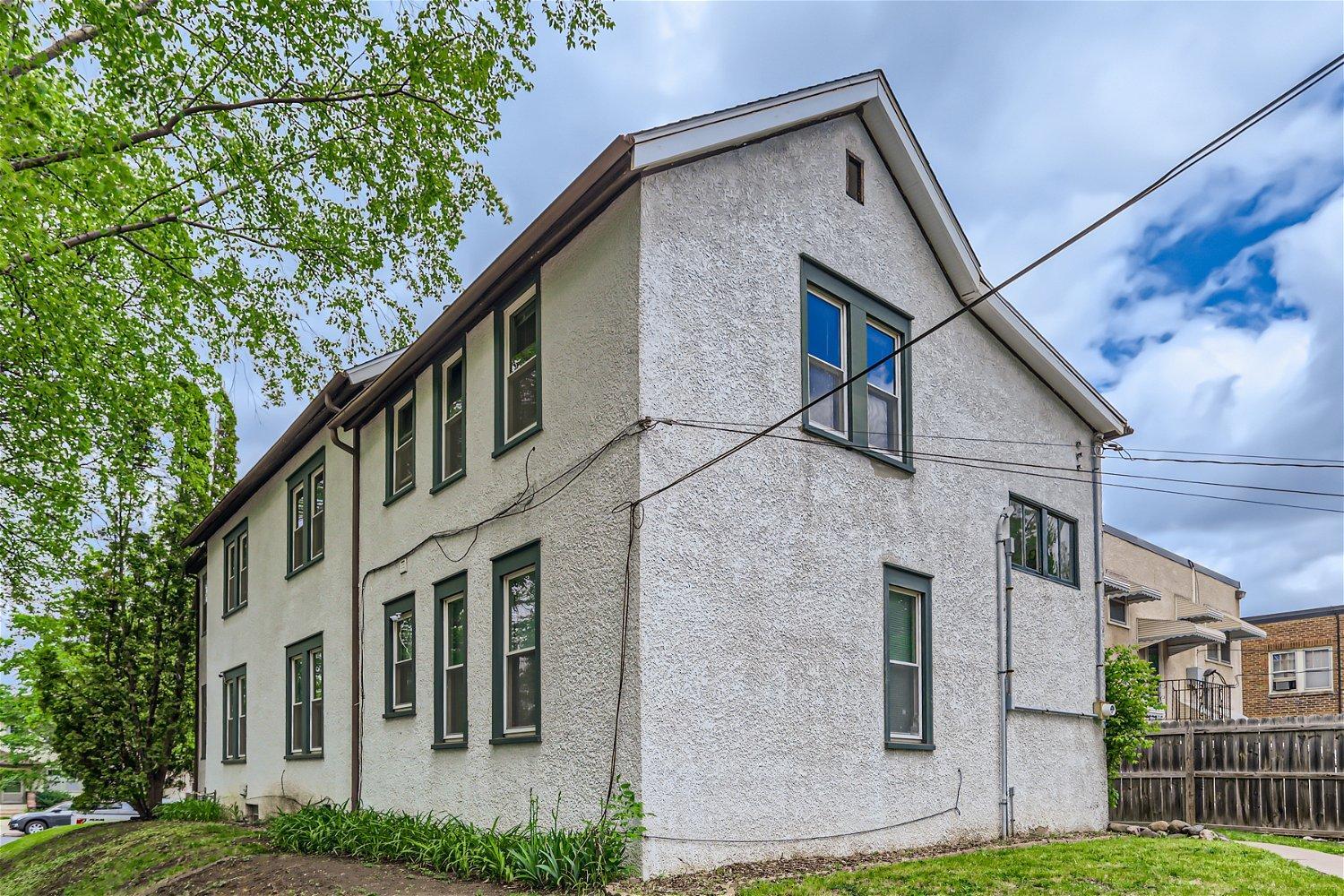 1860 Saint Clair Avenue