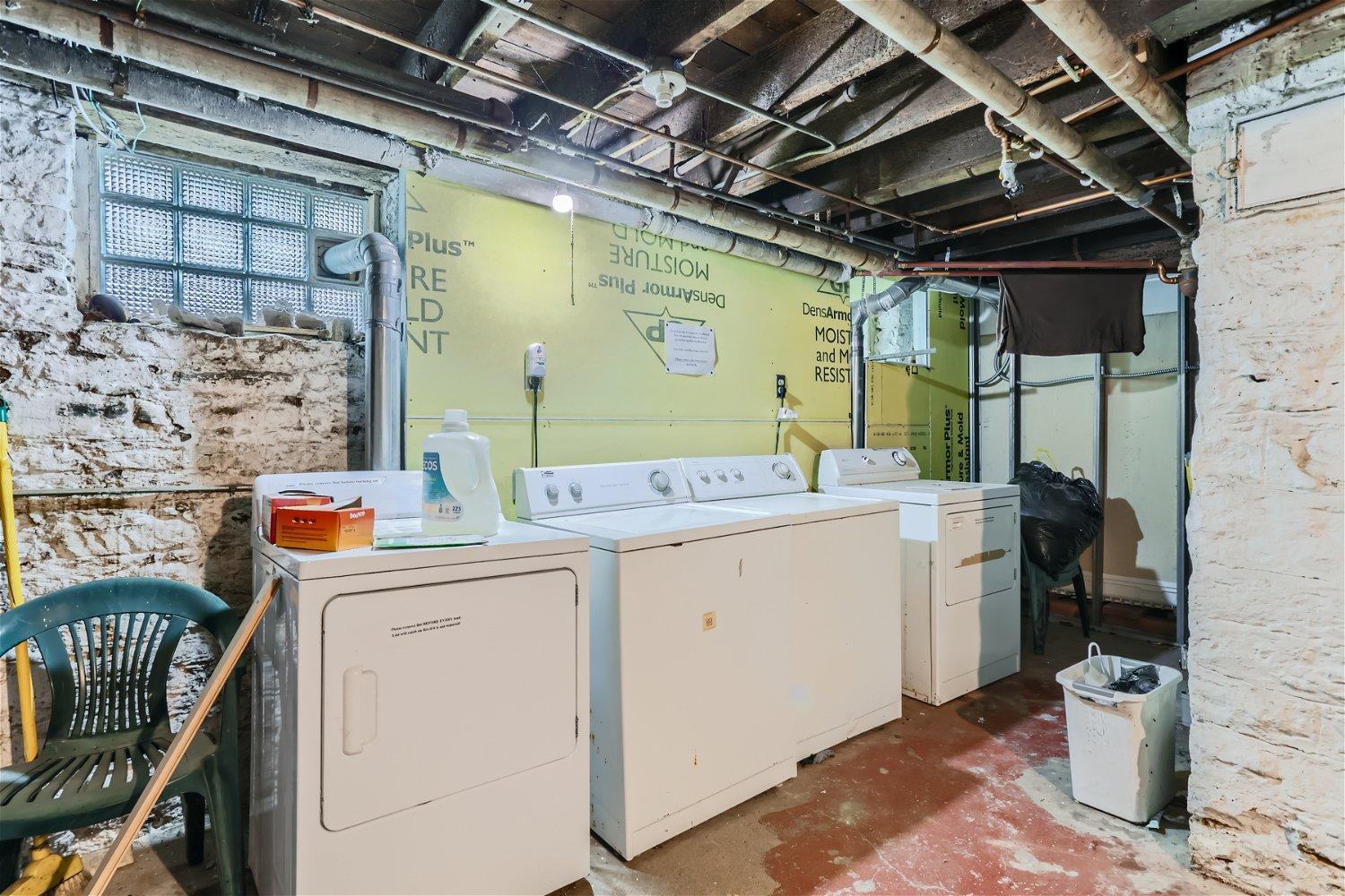 1860 Saint Clair Avenue