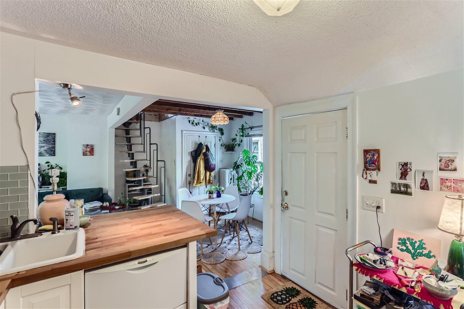 1860 Saint Clair Avenue