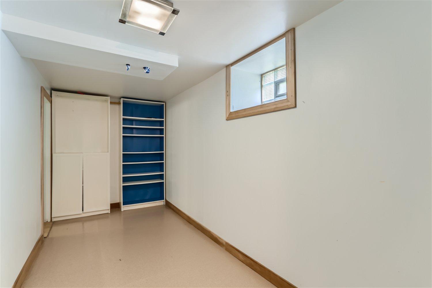 1860 Saint Clair Avenue