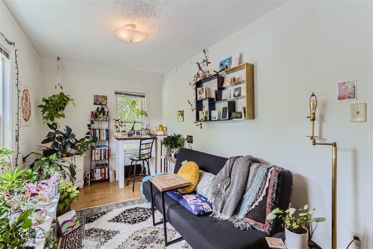 1860 Saint Clair Avenue