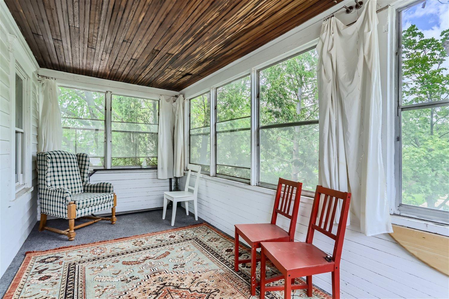 1860 Saint Clair Avenue