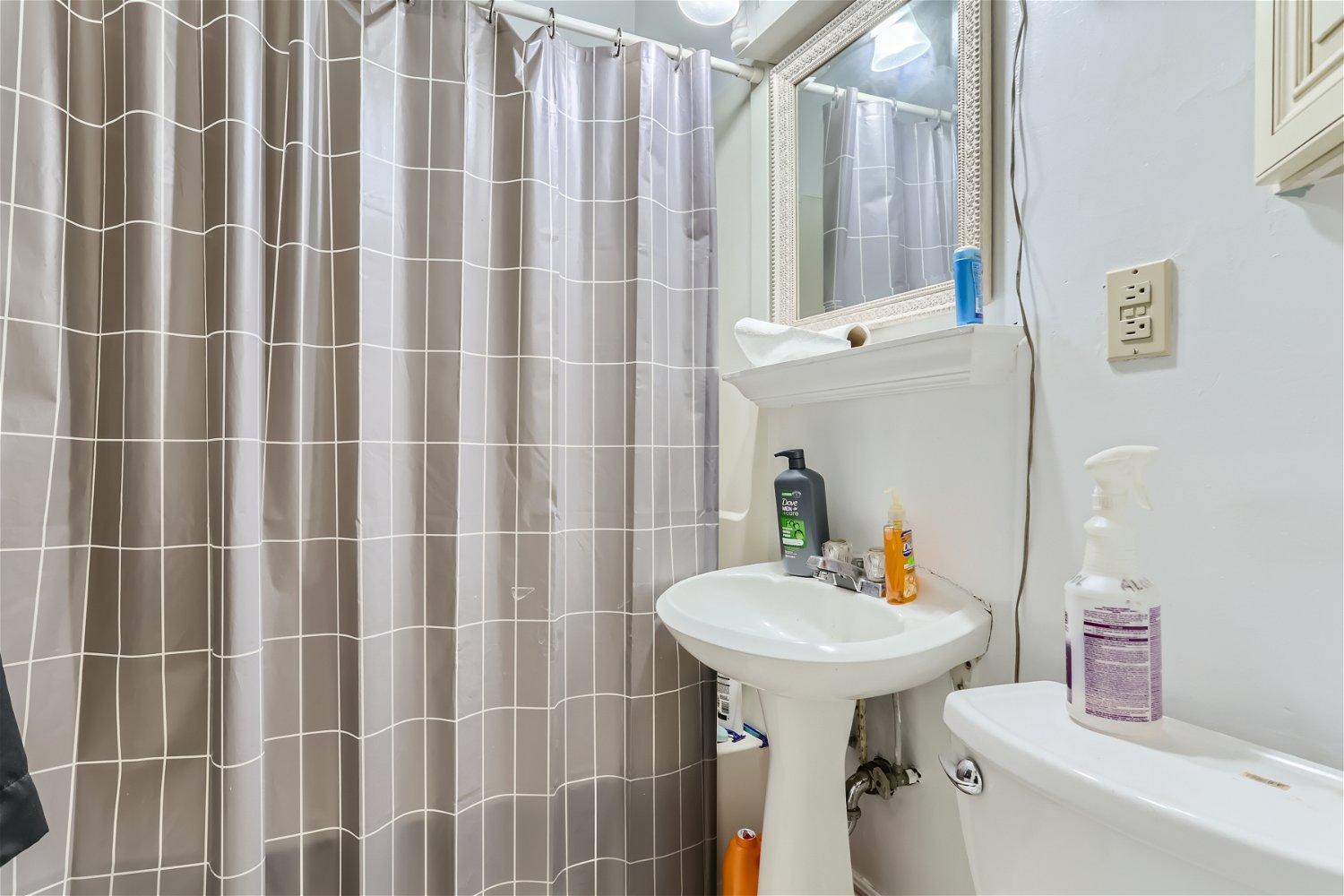 1860 Saint Clair Avenue