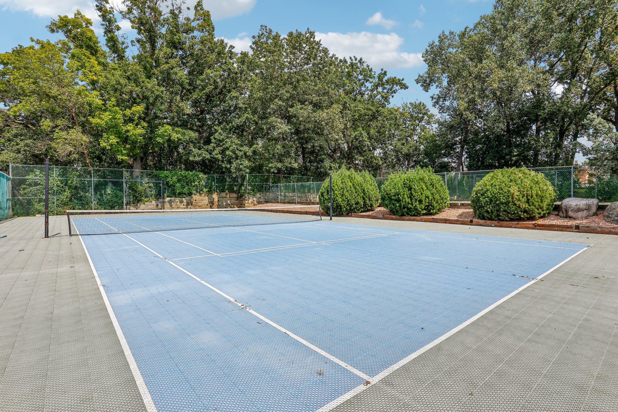 3640 Independence Avenue S Unit: 40
