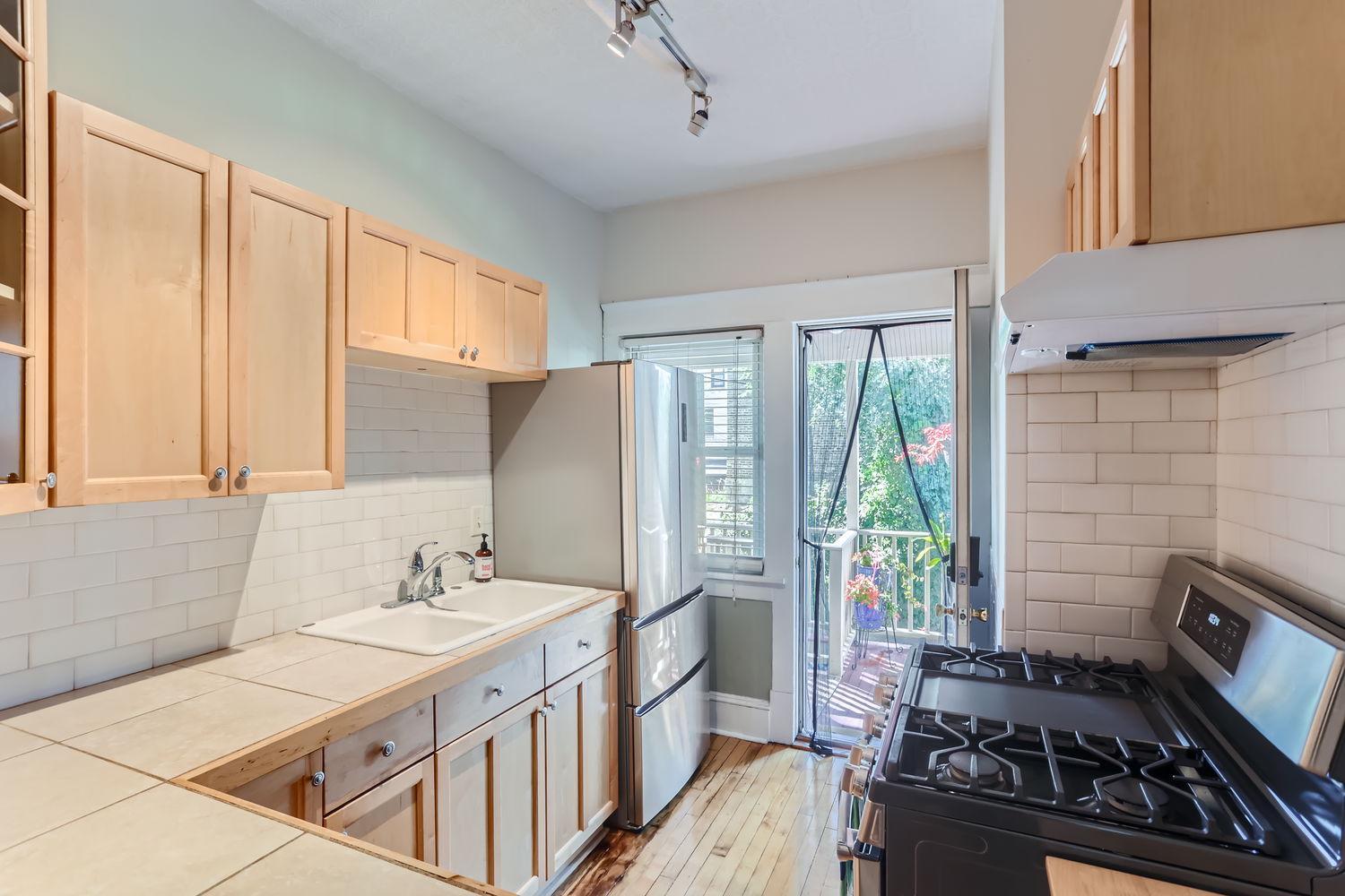 988 Dayton Avenue Unit: 4