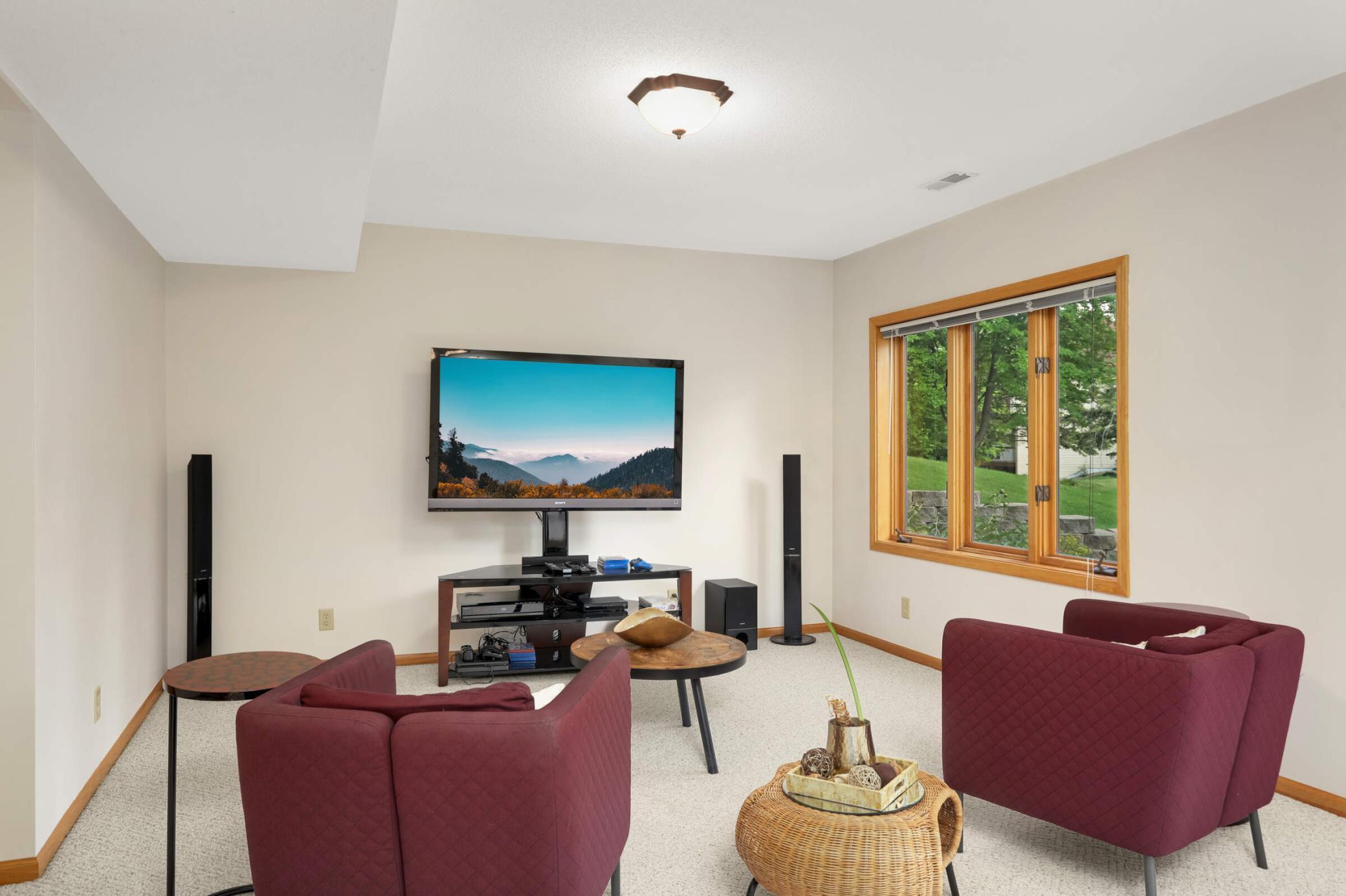 5732 Pond Court