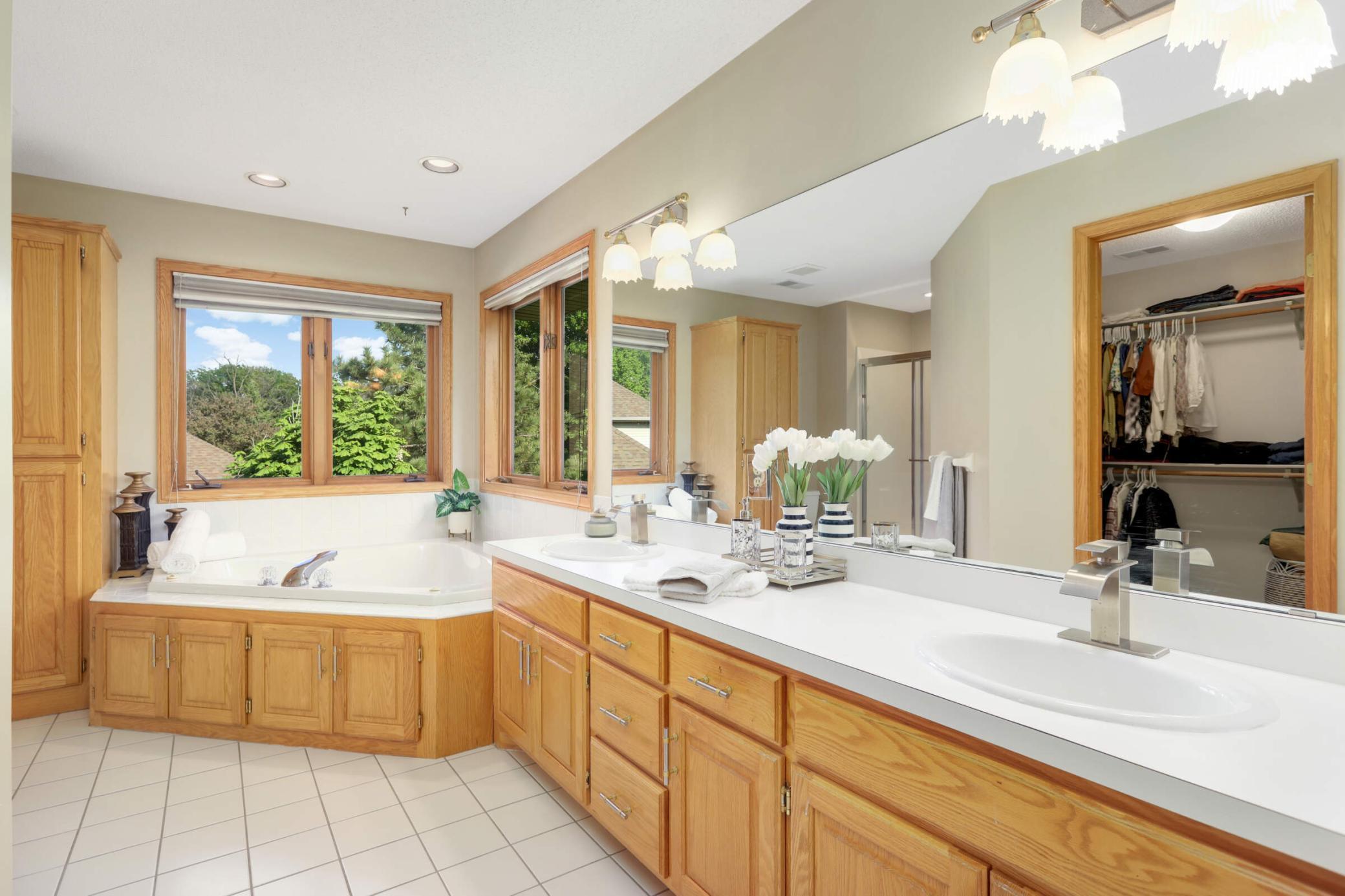 5732 Pond Court